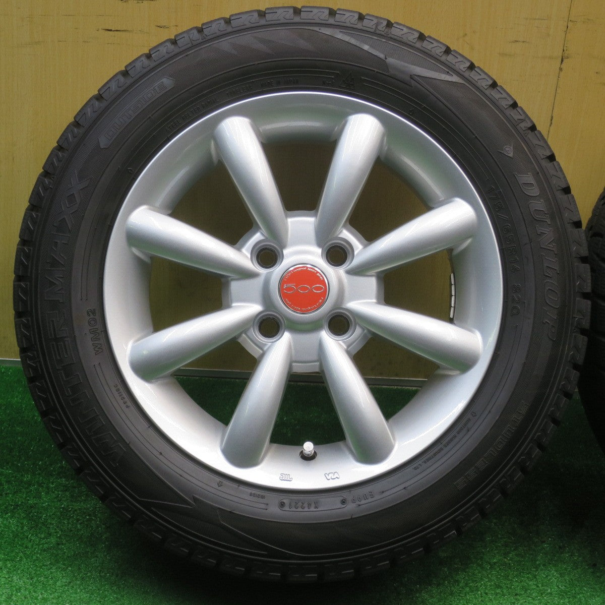 バリ溝！21年！キレイ！9.5分★FIAT フィアット 500 AGA 500 175/65R14 スタッドレス ダンロップ ウインターマックス WM02 14インチ PCD98/4H★5110406NJス