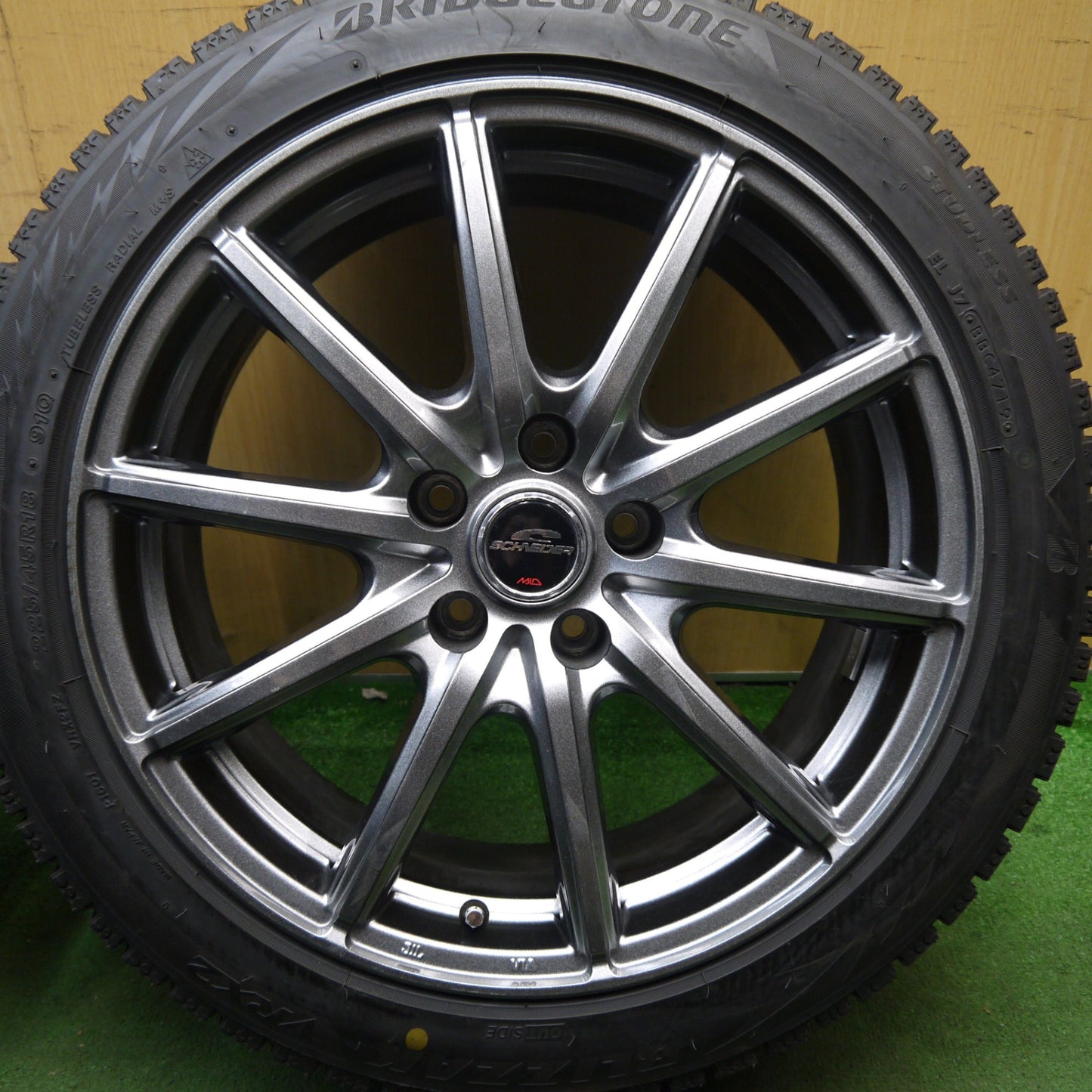 バリ溝！キレイ！9.5分★スタッドレス 225/45R18 ブリヂストン ブリザック VRX2 SCHNEIDER MiD シュナイダー 18インチ PCD114.3/5H★5100106Hス