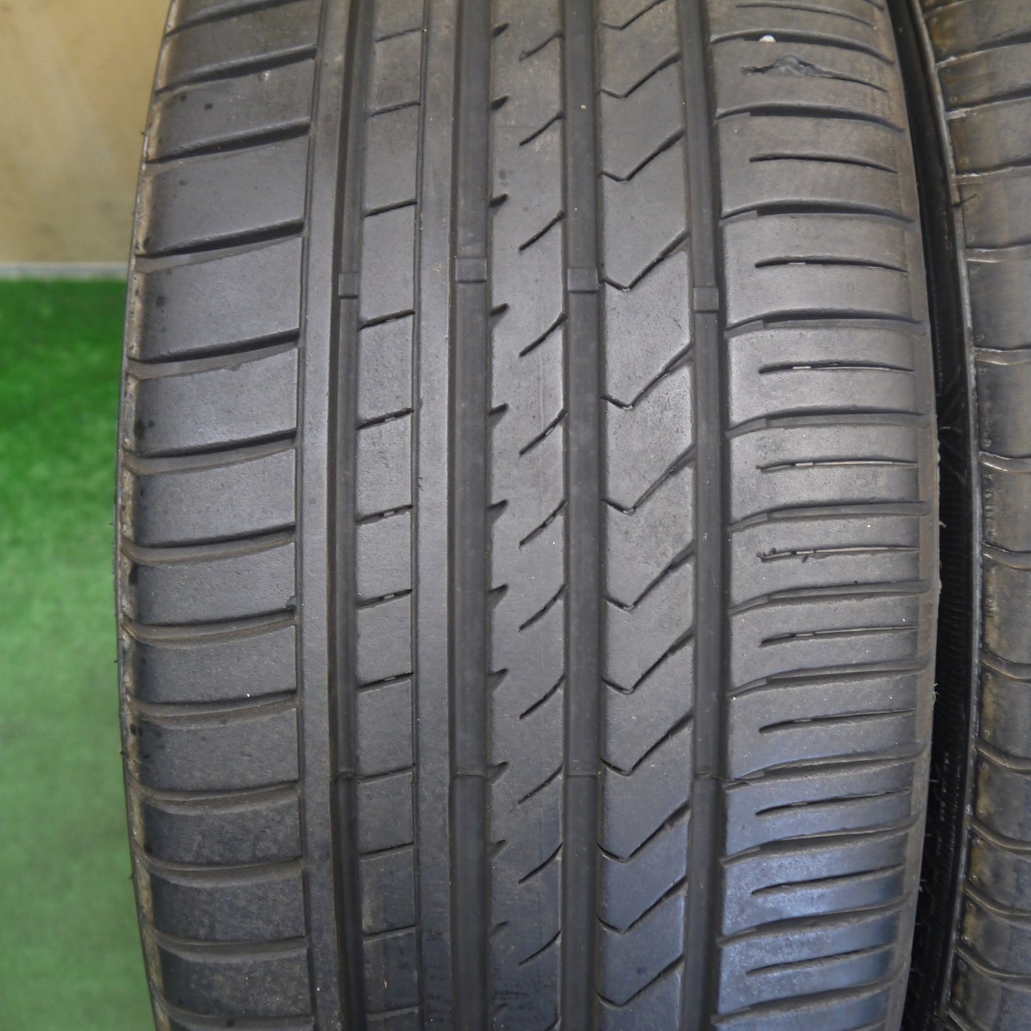 バリ溝！9分★LOXARNY SCHNABEL 225/35R20 ウィンラン R330 ロクサーニ シュナーベル 20インチ PCD114.3/5H★6053104KKノ