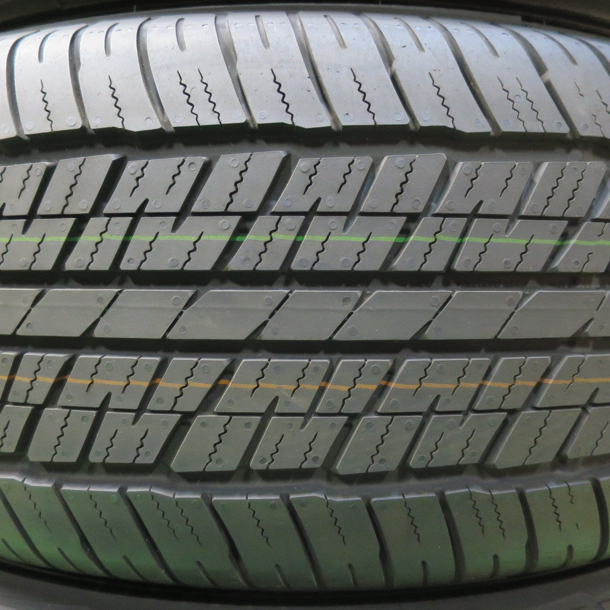 [送料無料] 新車外し！24年★265/65R18 ダンロップ AT23 グラントレック タイヤ 18インチ ランクル 300 250 等★5010409イノタ