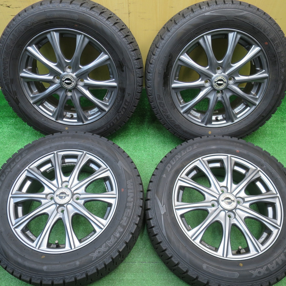 バリ溝！23年！9.5分★スタッドレス 185/65R15 ダンロップ ウインターマックス WM02 AXEL アクセル 15インチ PCD100/4H★5111003NJス