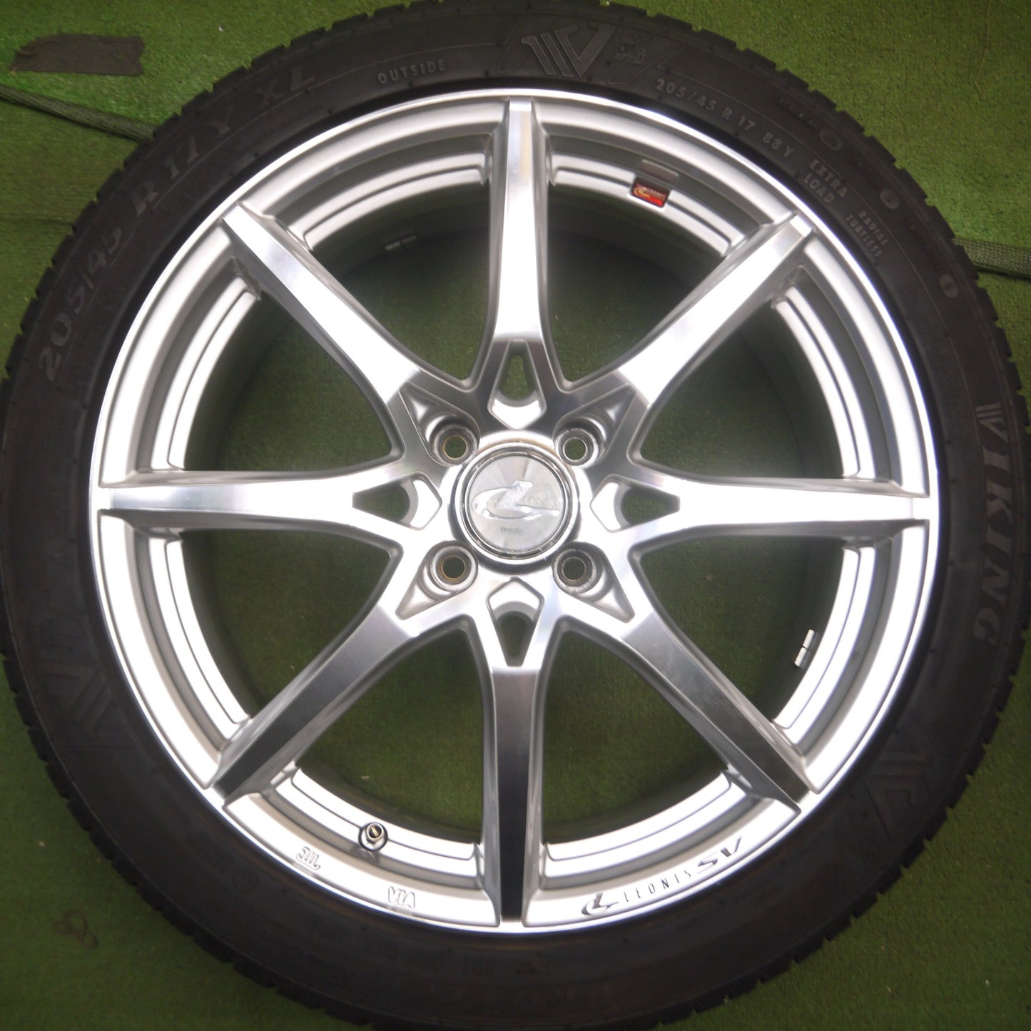 *送料無料* バリ溝！21年！キレイ！9.5分★LEONIS SV weds 205/45R17 バイキング PROTECH NewGen レオニス 17インチ PCD100/4H★4041506Hノ