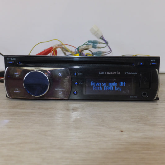 [送料無料] ★カロッツェリア carrozzeria カーオーディオ 1Dメインユニット DEH-P650[79]★