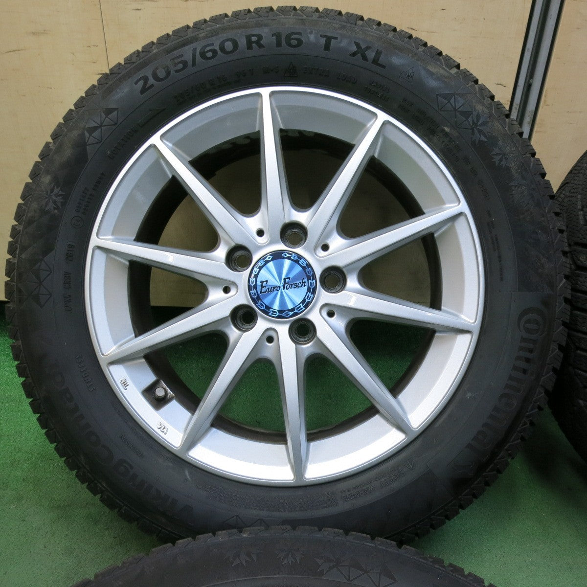 バリ溝！キレイ！9.5分以上★ベンツ 等 EuroForsch 205/60R16 スタッドレス コンチネンタル バイキングコンタクト7 ユーロフォルシュ 16インチ PCD112/5H★5073010SYス