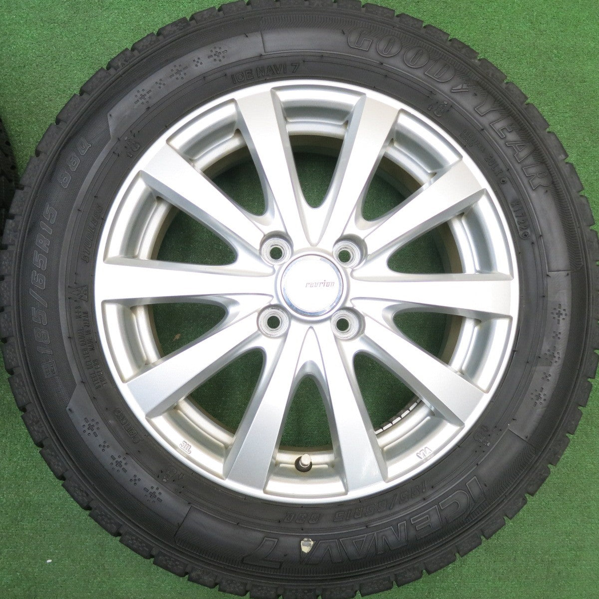 バリ溝！22年！キレイ！9分★スタッドレス 185/65R15 グッドイヤー アイスナビ7 ravrion RS01 ラブリオン 15インチ PCD100/4H★5121806HAス