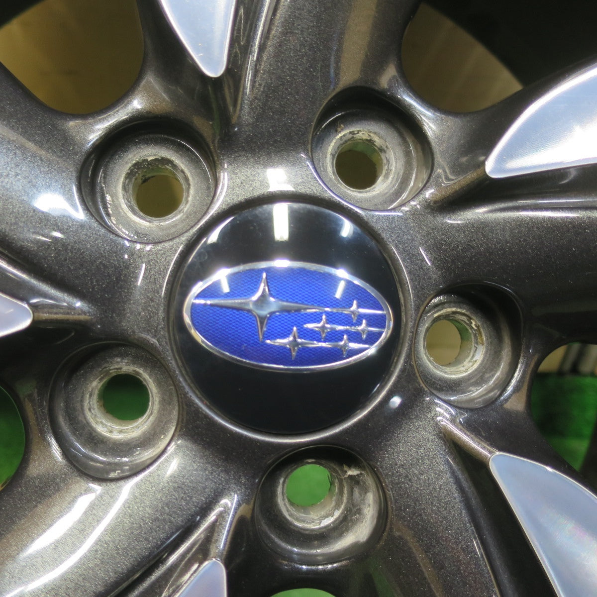 バリ溝！キレイ！9.5分★スバル XV 純正 225/60R17 スタッドレス ダンロップ ウインターマックス SJ8 17インチ PCD100/5H★5111212イス