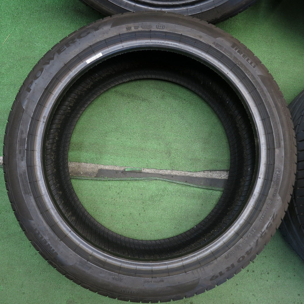 バリ溝！23年！9分◎255/40R19 ピレリ POWERGY パワジー 19インチ タイヤ アウディ ティグアン ベンツ BMW 等◎6082604KKノタ