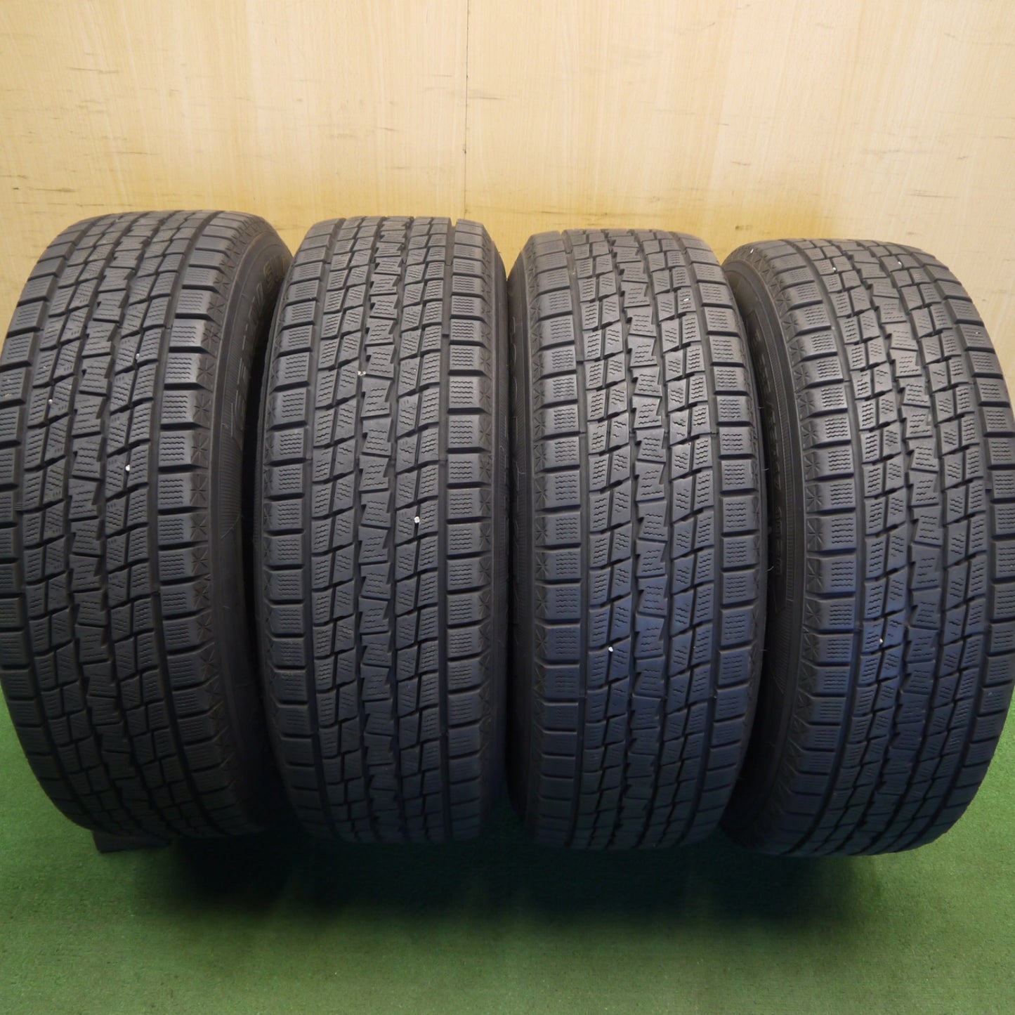 バリ溝！キレイ！9分★LOXARNY Pavone 225/65R17 スタッドレス グッドイヤー アイスナビ SUV ロクサーニ パヴォーネ 17インチ PCD114.3/5H★6060307Hス