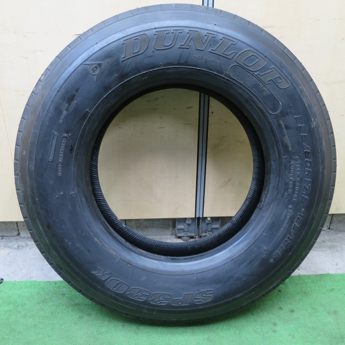 新車外し！25年！1本★トラック タイヤ 225/80R17.5 123/122L ダンロップ SP330K 17.5インチ★6041802ナノタ