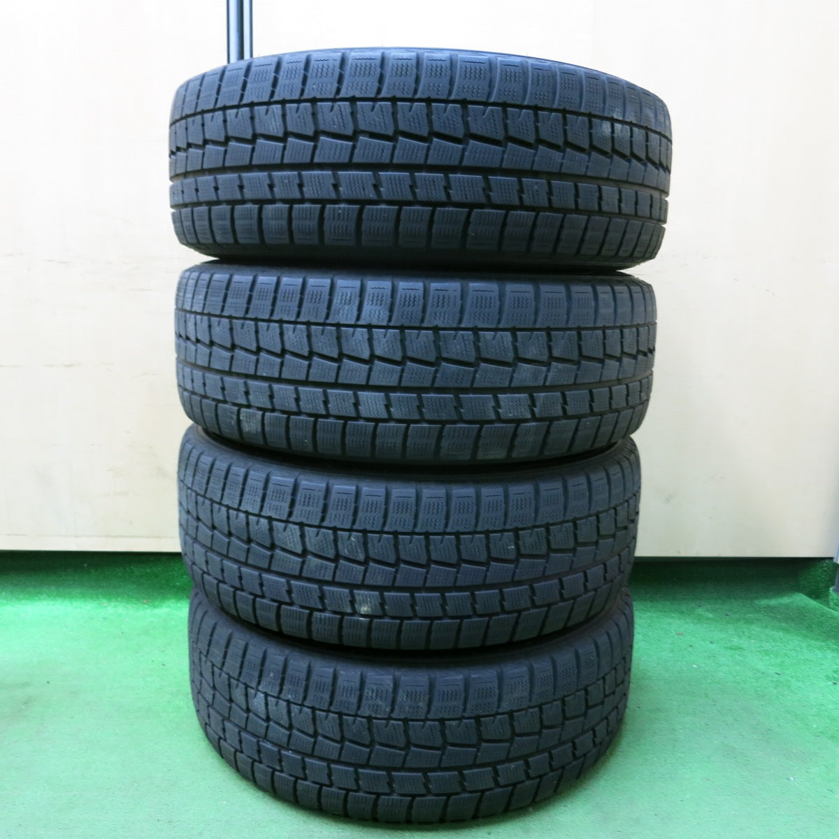 [送料無料] 4本価格★スタッドレス 215/60R16 ダンロップ ウインターマックス WM01 GRASS グラス 16インチ PCD114.3/5H★4100210SYス