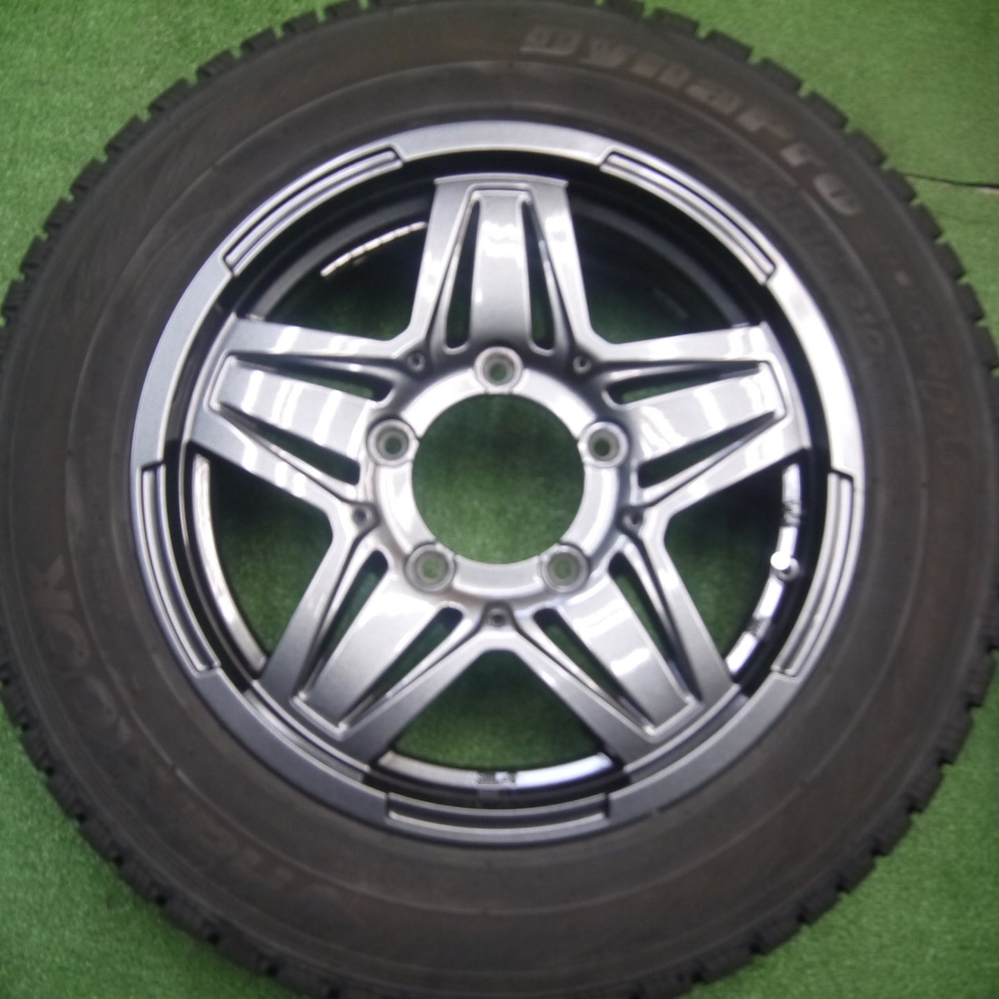 [送料無料] バリ溝！20年！キレイ！9.5分★ジムニー 等 175/80R16 HotStuff マッドクロス JB-01 スタッドレス ハンコック ダイナプロ アイセプト 16インチ PCD139.7/5H★4102305Hス