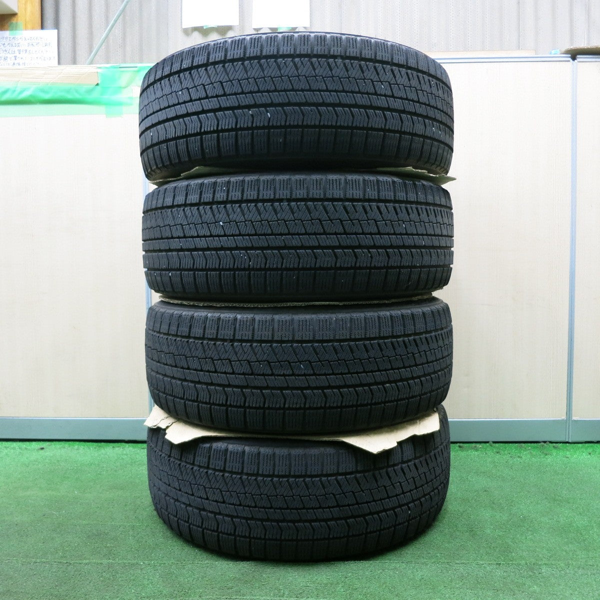 *送料無料* センサー付★レクサス ES300h Fスポーツ 純正 235/40R19 スタッドレス ブリヂストン ブリザック VRX2 19インチ PCD114.3/5H★4051102NJス