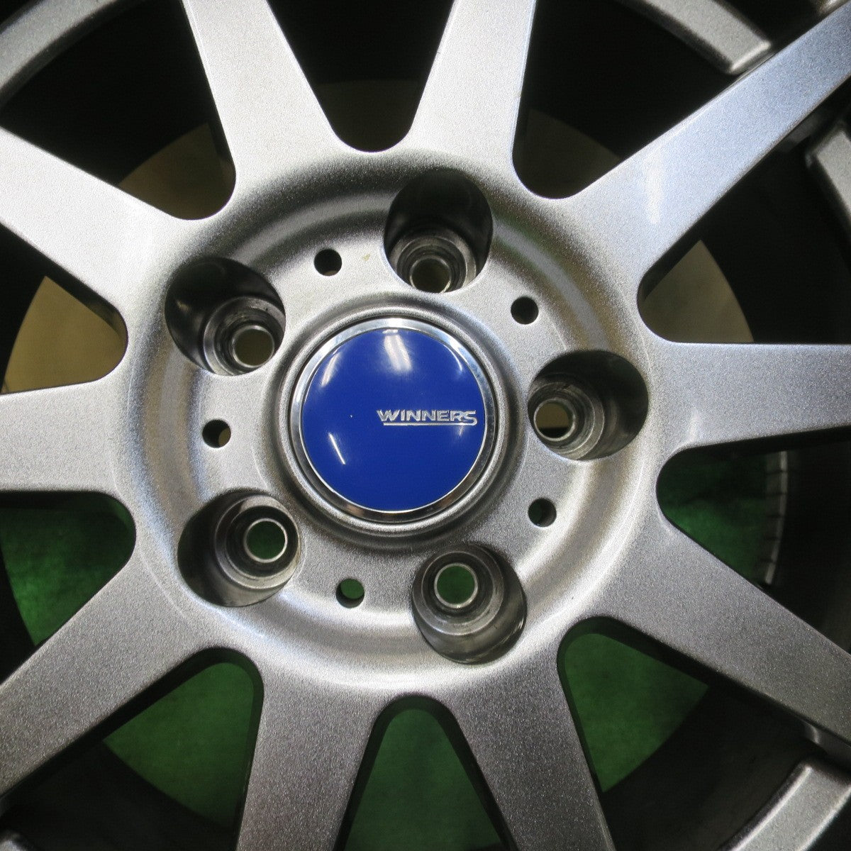 バリ溝！22年！キレイ！9.5分★スタッドレス 215/65R16 ダンロップ ウインターマックス WM02 WINNERS ウィナーズ 16インチ PCD114.3/5H★5071606イス