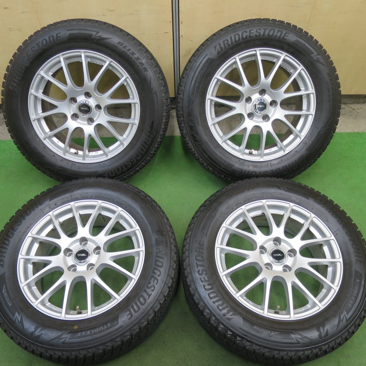 キレイ★スタッドレス 225/65R17 ブリヂストン ブリザック DM-V3 TOPRUN M7 トップラン 17インチ PCD114.3/5H★6021302TTス