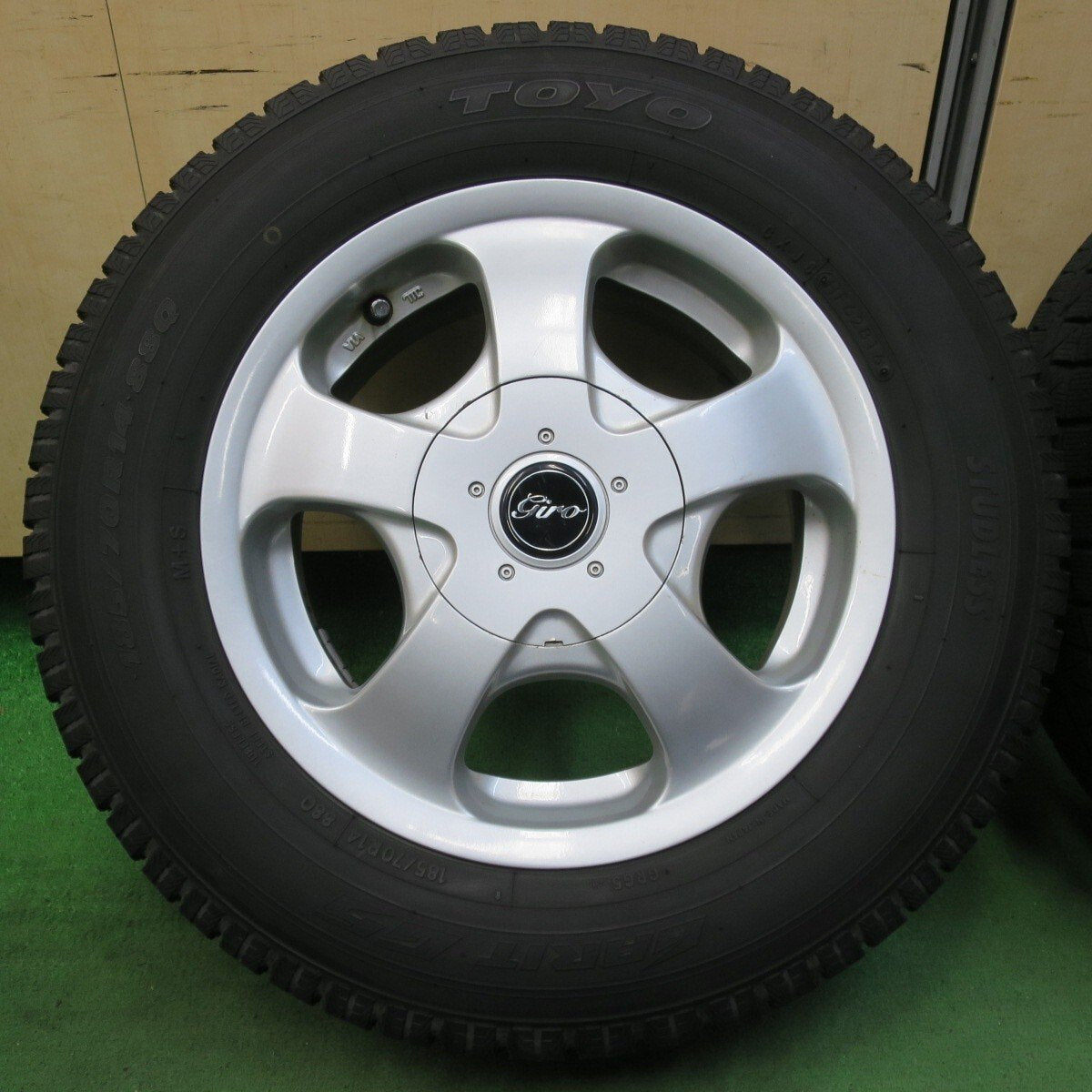 4本価格◎スタッドレス 185/70R14 トーヨー ガリット G5 ブリヂストン ブリザック REVO GZ giro ギロ 14インチ PCD100 114.3/4H マルチ◎5032203イス