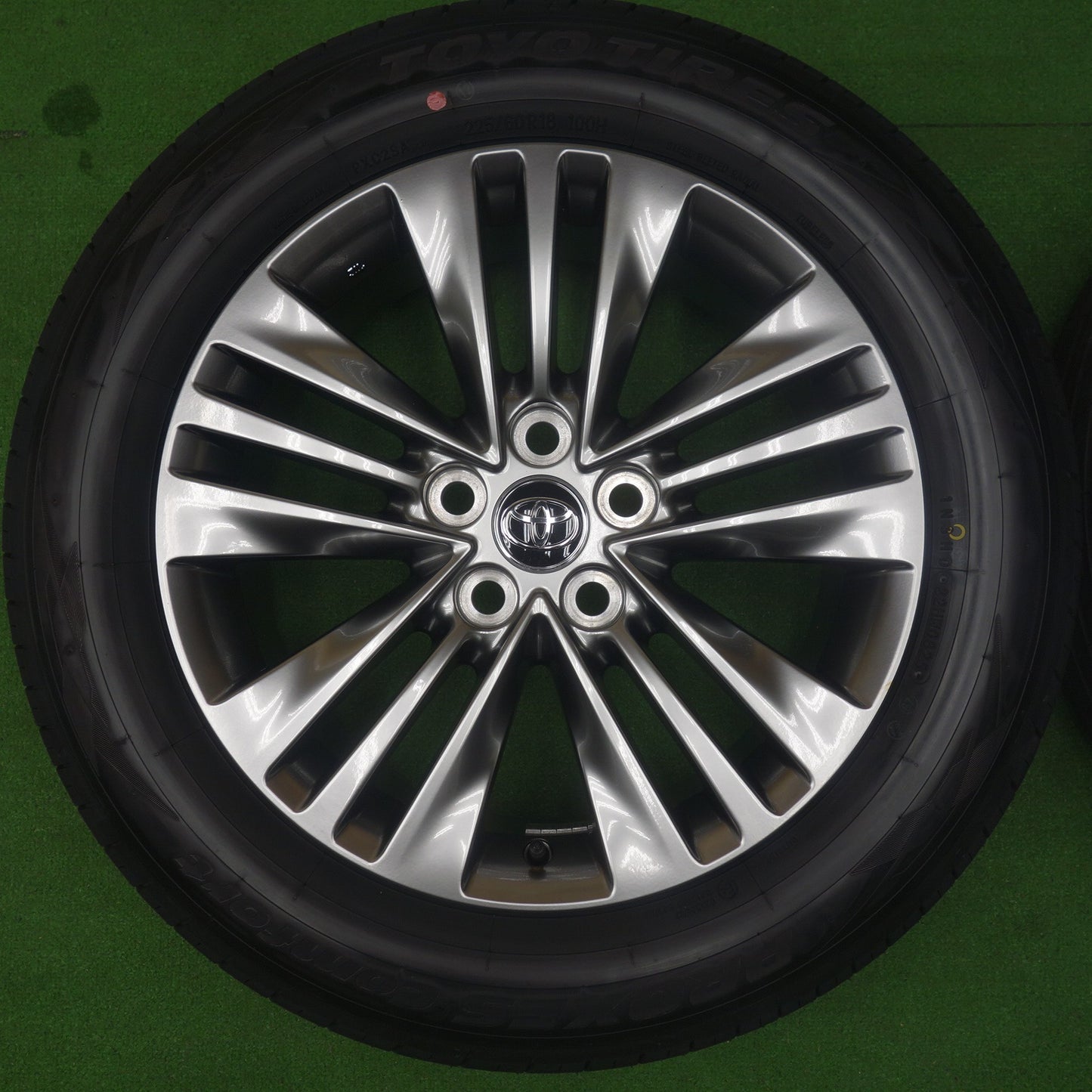 新車外し！25年◎トヨタ 40系 アルファード Zグレード 純正 225/60R18 トーヨー プロクセス Comfort コンフォート 18インチ PCD120/5H◎6082802KTノ