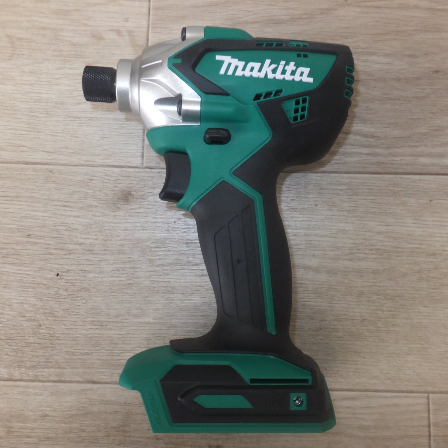 [送料無料] 美品★マキタ makita 充電式インパクトドライバ MTD002DSAX 18V★