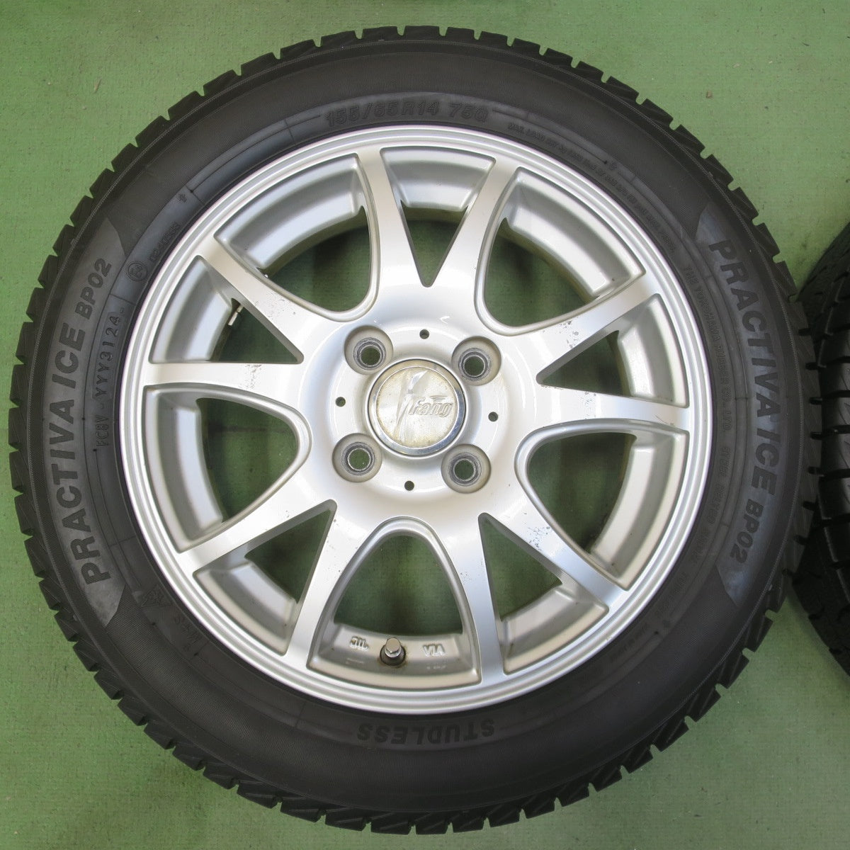 バリ溝！24年！9.5分◎スタッドレス 155/65R14 プラクティバ アイス BP02 ヨコハマ Fang ファング 14インチ PCD100/4H◎6070804イス