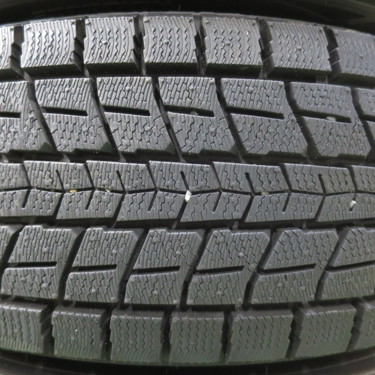バリ溝！23年！ほぼ10分★スタッドレス 215/60R17 ダンロップ ウインターマックス SJ8 SJ8+ Aphrodite アフロディーテ 17インチ PCD114.3/5H★5012808イス