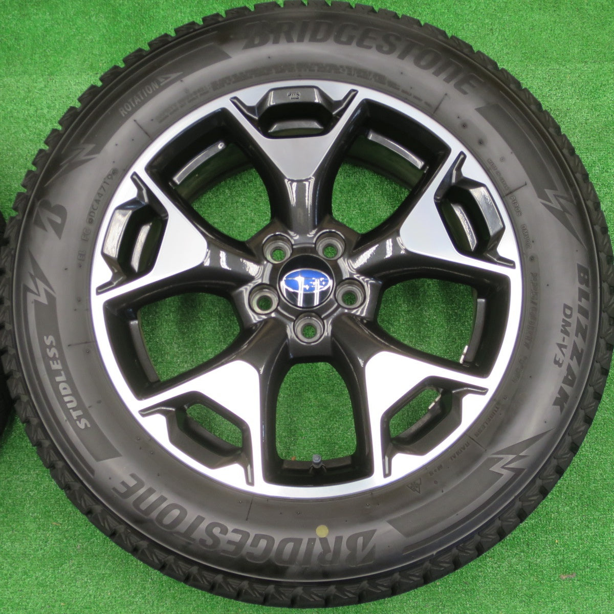 バリ溝！キレイ！9.5分★スバル GT系 XV 純正 225/60R17 スタッドレス ブリヂストン ブリザック DM-V3 17インチ PCD100/5H★5112801NKス