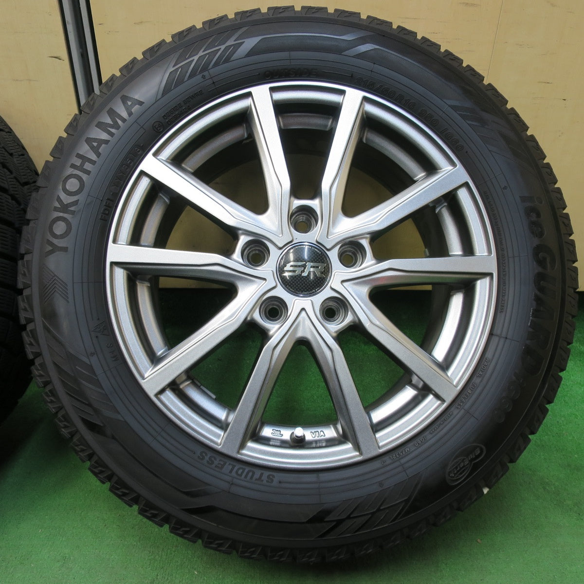 [送料無料] バリ溝！キレイ！9.5分★スタッドレス 215/60R16 ヨコハマ アイスガード iG60 STRANGER ストレンジャー 16インチ PCD114.3/5H★5010308イス