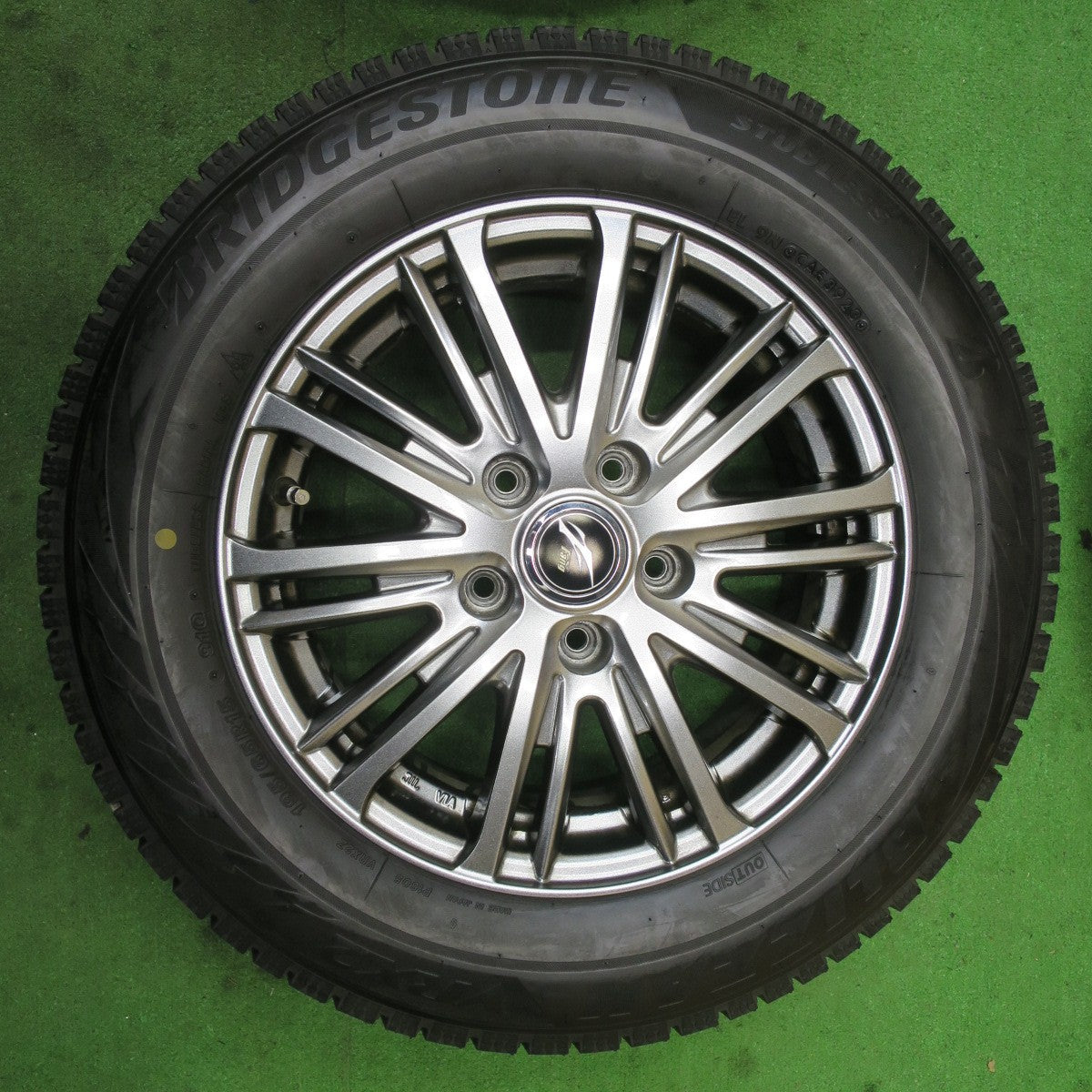 バリ溝！23年！キレイ！9.5分★スタッドレス 195/65R15 ブリヂストン ブリザック VRX2 Fang ファング 15インチ PCD114.3/5H★5070101TTス