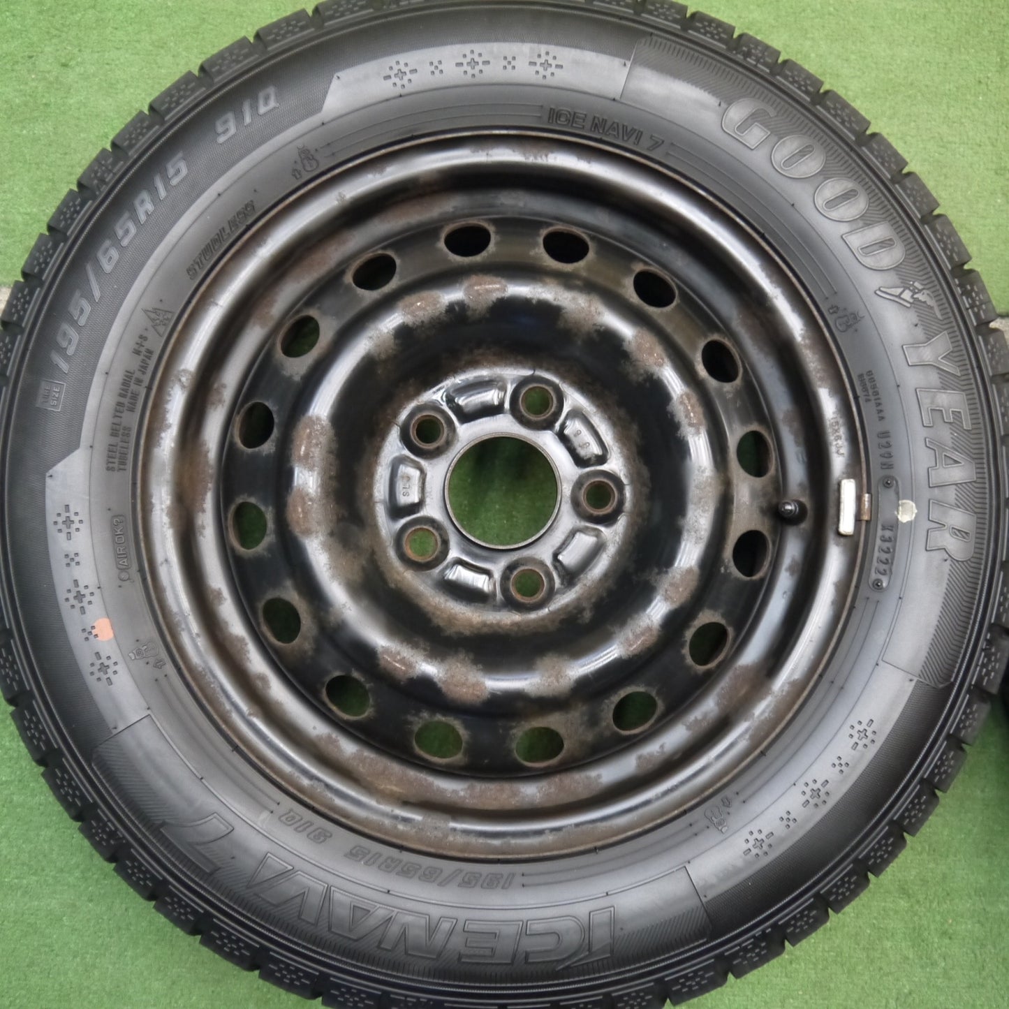 バリ溝！22年！9.5分★スタッドレス 195/65R15 グッドイヤー アイスナビ7 スチール ホイール 15インチ PCD114.3/5H★5062001Hス