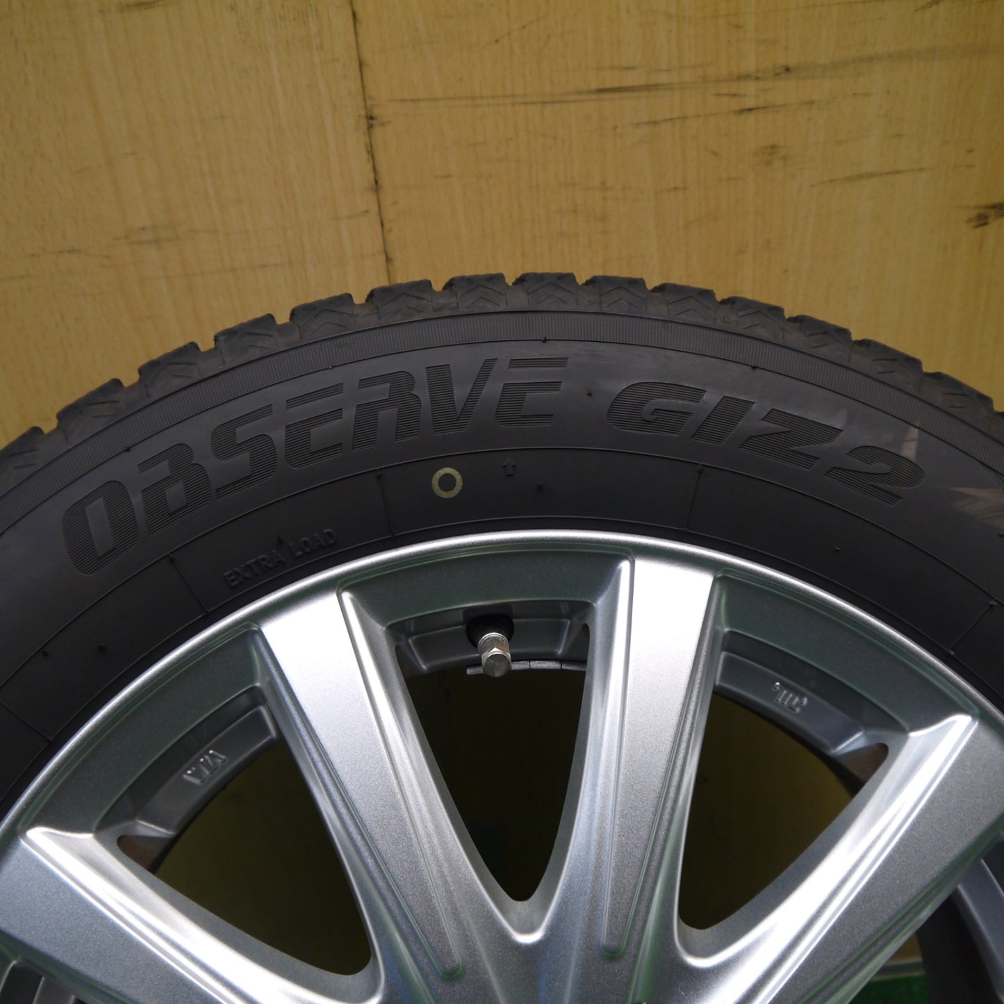 バリ溝！23年！キレイ！8.5分！1本★プリウス シエンタ 等 185/65R15 スタッドレス トーヨー オブザーブ GIZ2 JOKER ジョーカー 15インチ PCD100/5H★5101409Hス