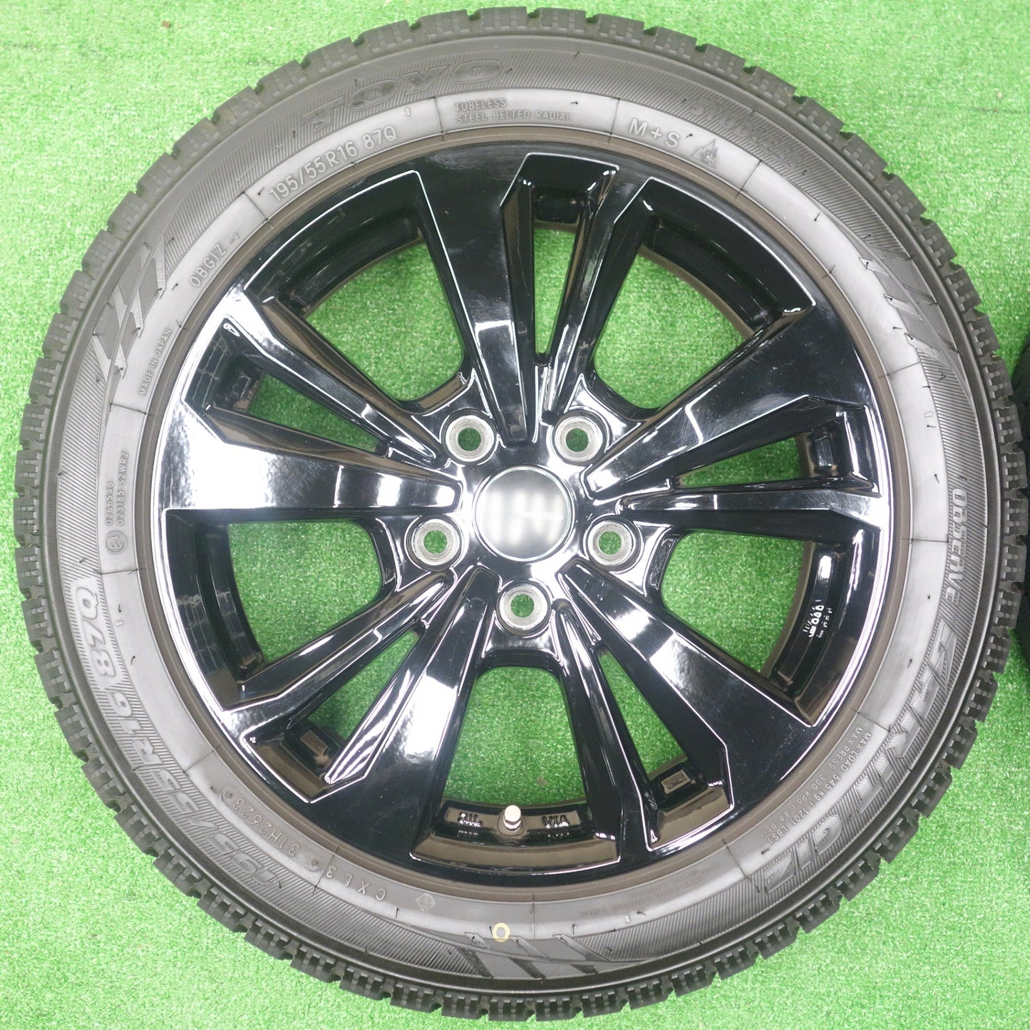 バリ溝！23年！キレイ！9.5分以上★MINI ミニ F55系 smartline 365 195/55R16 スタッドレス トーヨー オブザーブ ガリット GIZ スマートライン 16インチ PCD112/5H★5122501KTス