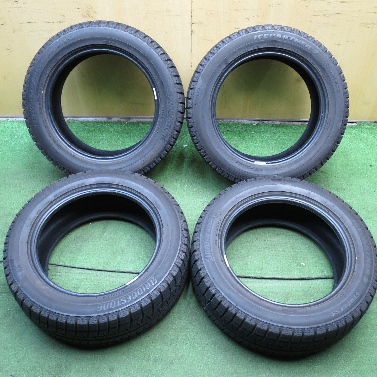 *送料無料* バリ溝！21年！9.5分★スタッドレス 205/55R16 ブリヂストン アイスパートナー2 タイヤ 16インチ セレナ インプレッサ等★4033011KKスタ