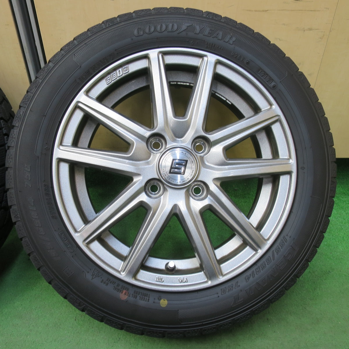バリ溝！21年！8.5分★スタッドレス 155/65R14 グッドイヤー アイスナビ7 SEIN ザイン 14インチ PCD100/4H★5043007イス