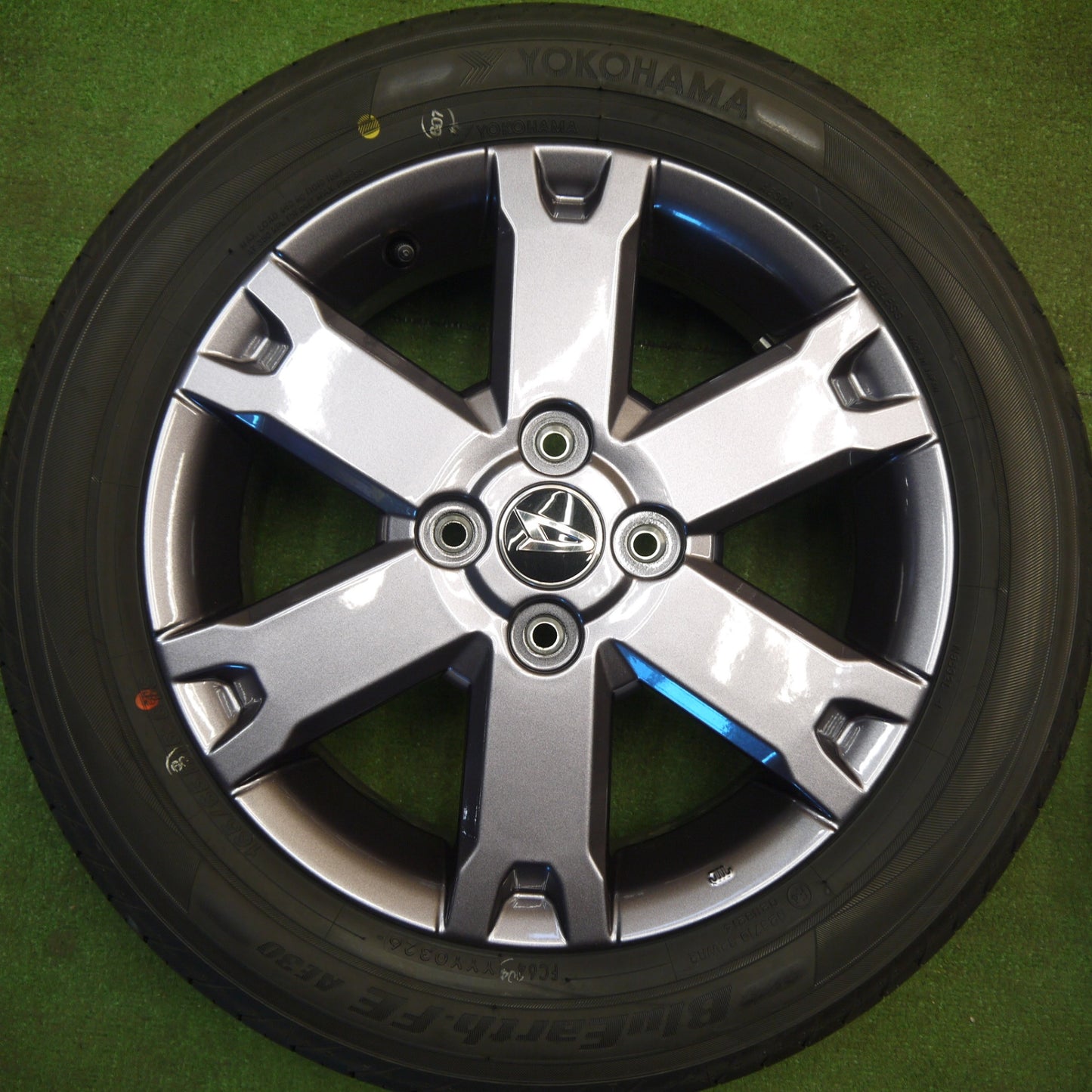 新車外し！26年★ダイハツ タフト ダーク クロム ベンチャー 純正 165/65R15 ヨコハマ BluEarth-FE AE30 15インチ ブルーアース PCD100/4H★6030906Hノ