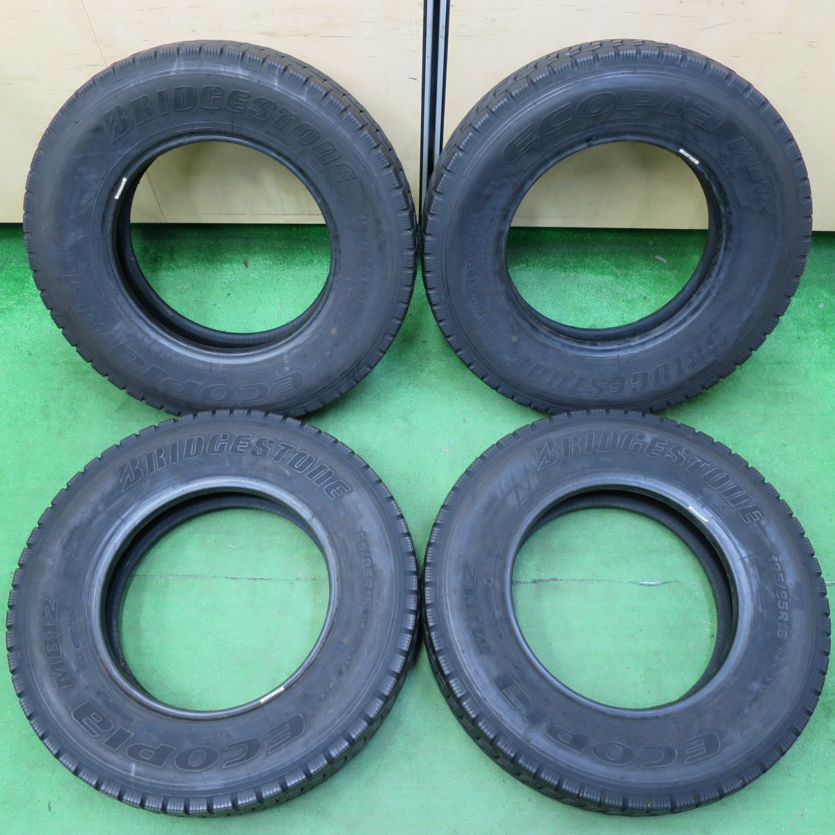 *送料無料* 4本価格！20年★トラック タイヤ 195/85R16 114/112N ブリヂストン エコピア M812 ミックス オールシーズン 16インチ★4071506イノタ