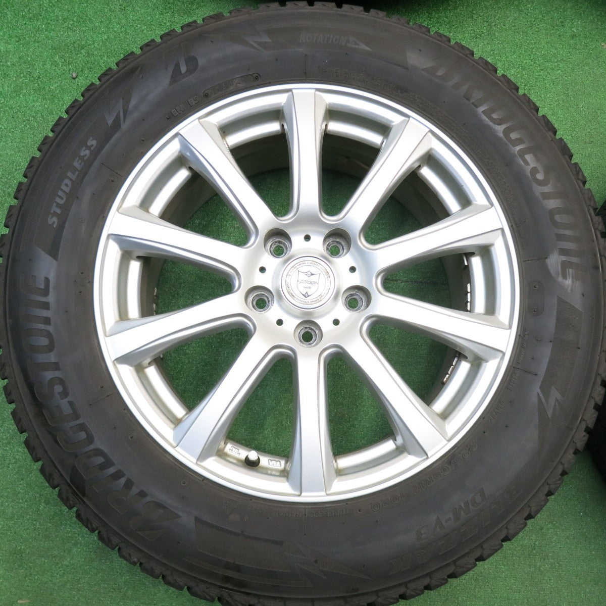 バリ溝！8.5分★スタッドレス 225/65R17 ブリヂストン ブリザック DM-V3 JOKER ジョーカー 17インチ PCD114.3/5H★5112019HAス