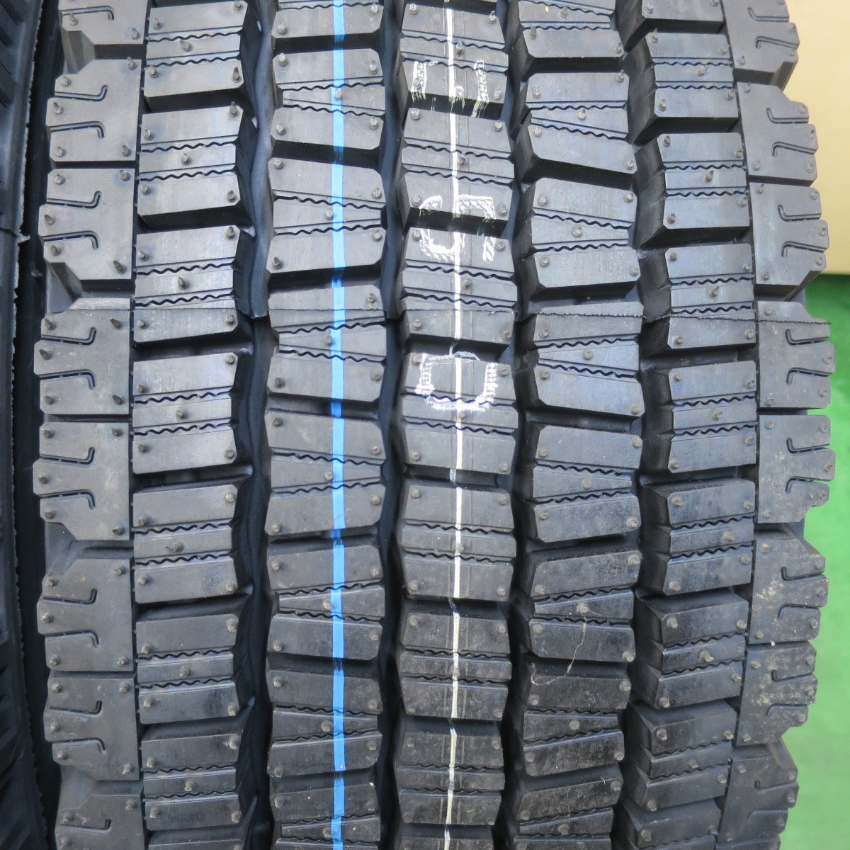 未使用！25年★トラック タイヤ 245/70R19.5 136/134J スタッドレス ダンロップ デクテス SP081 DECTES 19.5インチ★5122202イスタ
