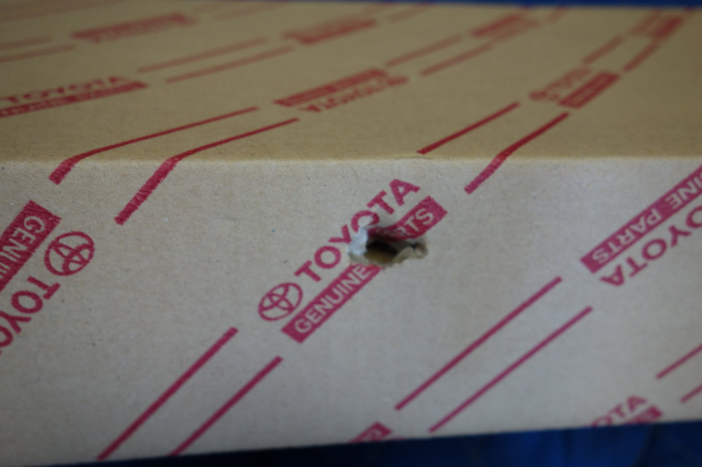 [送料無料] 新車外し☆トヨタ 215系 ハイラックス サーフ 純正 リア ガーニッシュ 08409-35060 ブラック カー パーツ☆