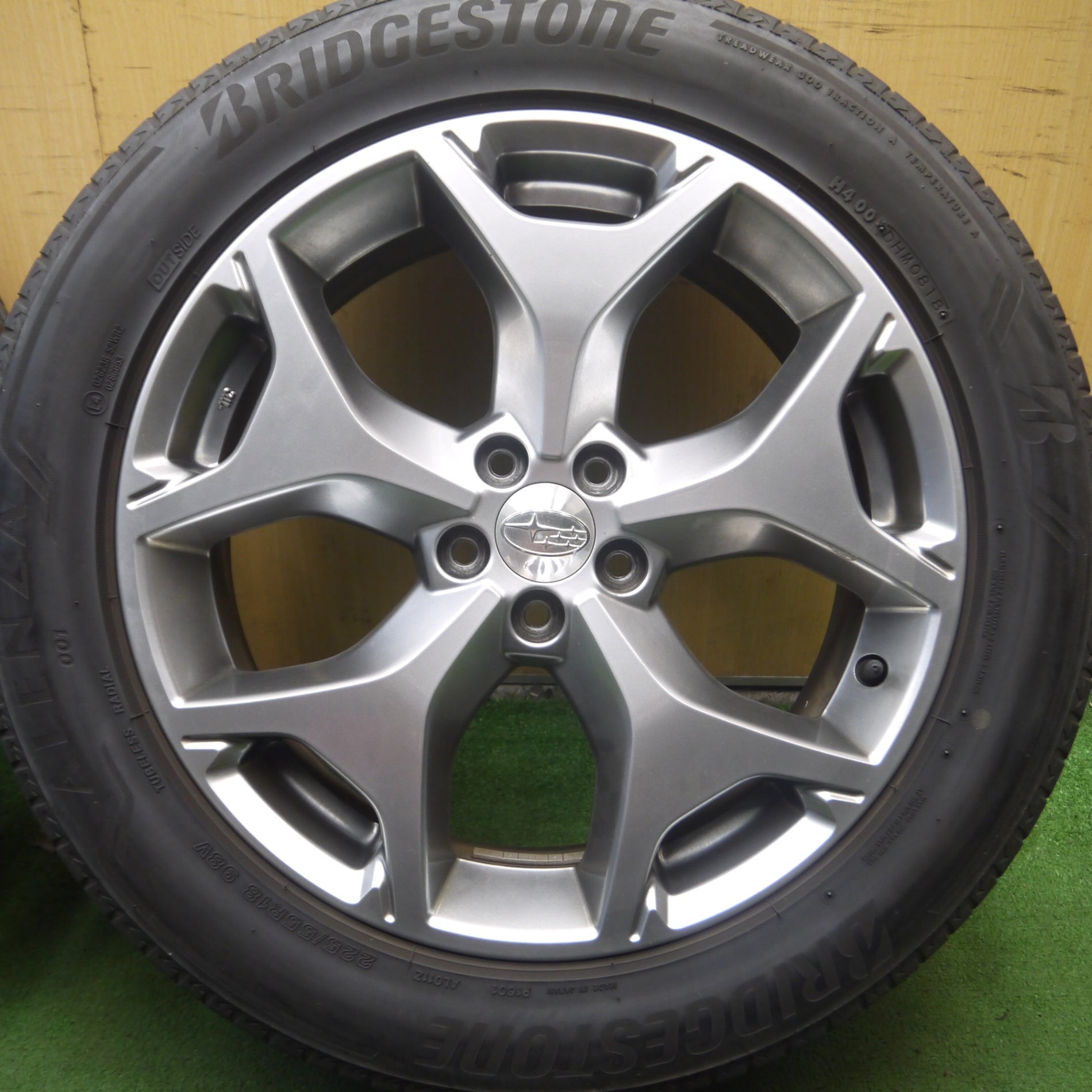 送料無料* キレイ☆スバル フォレスター 純正 225/55R18 ブリヂストン