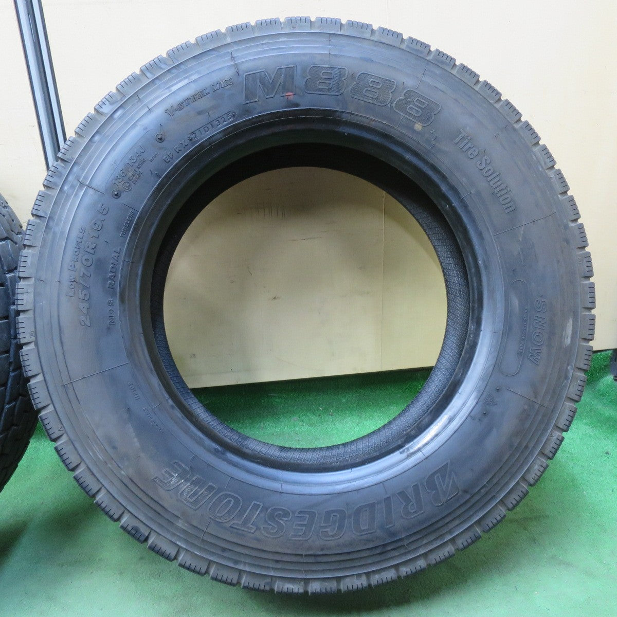 バリ溝！25年！9分★トラック タイヤ 245/70R19.5 136/134J ブリヂストン M888 ミックス オールシーズン 19.5インチ★5121903イスタ