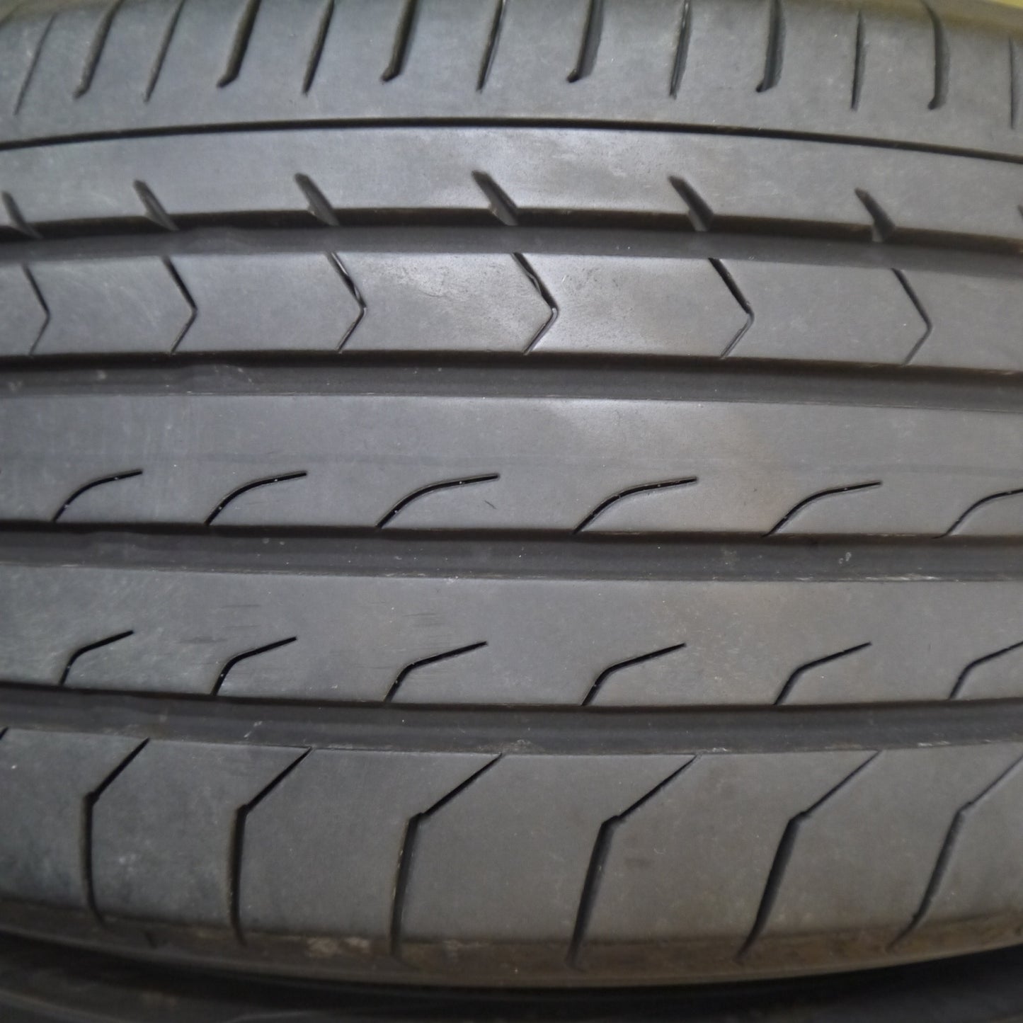 バリ溝！24年！9.5分★205/55R17 ヨコハマ BluEarth-RV RV03 ブルーアース タイヤ 17インチ ノア ヴォクシー ステップワゴン 等★5110501Hノタ