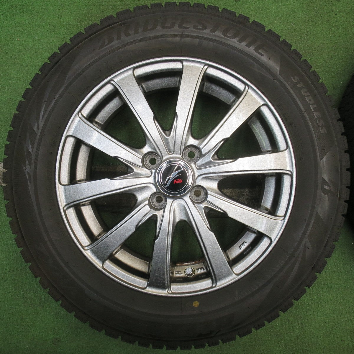 バリ溝！22年！キレイ！9分★スタッドレス 185/65R15 ブリヂストン ブリザック VRX2 Fang ファング 15インチ PCD100/4H★5092401NJス