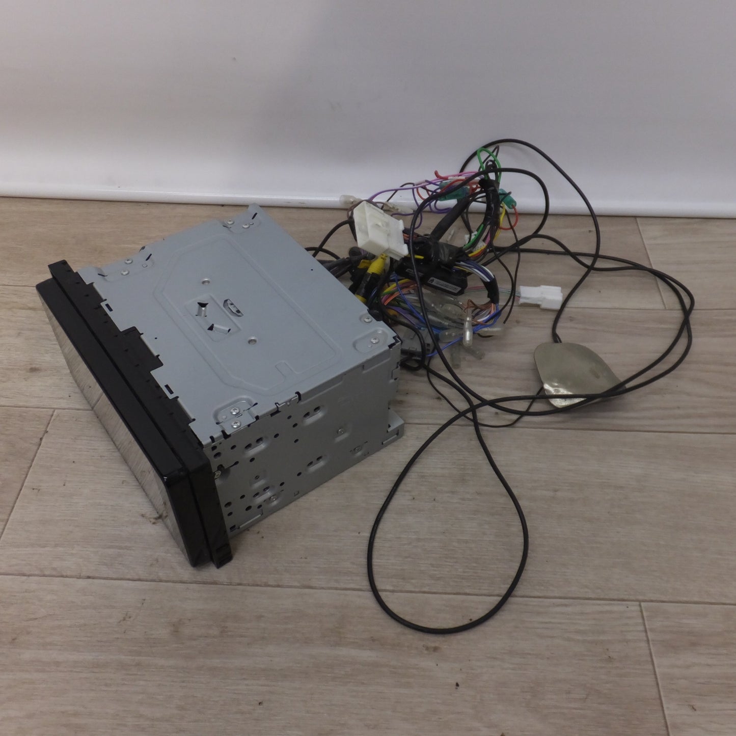 [送料無料] ★カロッツェリア carrozzeria AV一体型メモリーナビゲーション 楽ナビ AVIC-RW720 パイオニア Pioneer[20]★