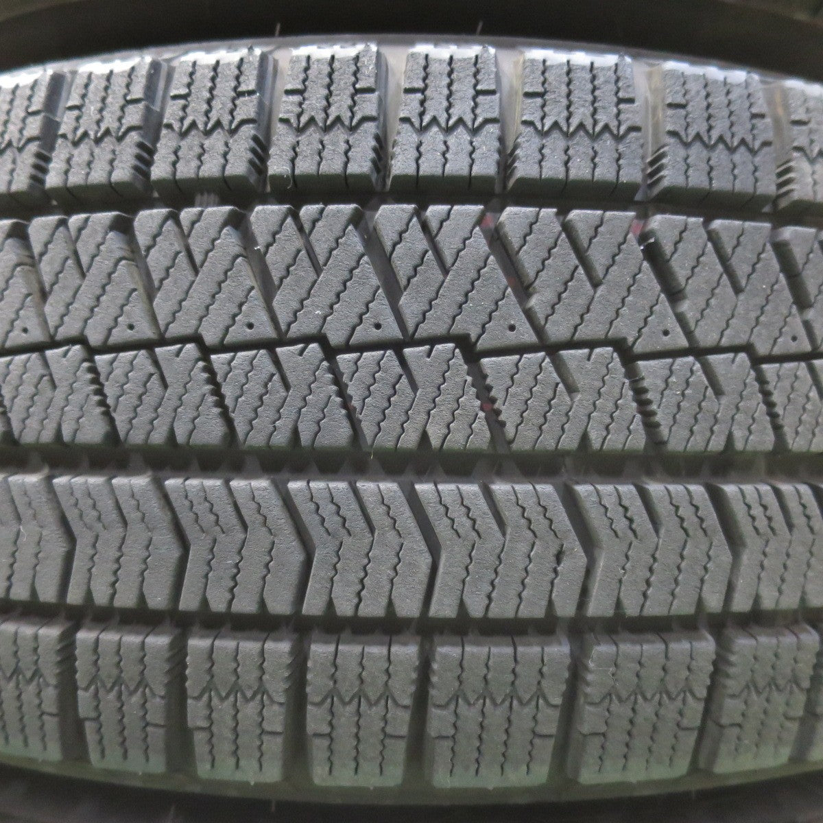 [送料無料] バリ溝！22年！キレイ！9.5分★プリウス 等 195/65R15 スタッドレス ブリヂストン ブリザック VRX2 SCHNEIDER シュナイダー PCD100/5H★4101601イス