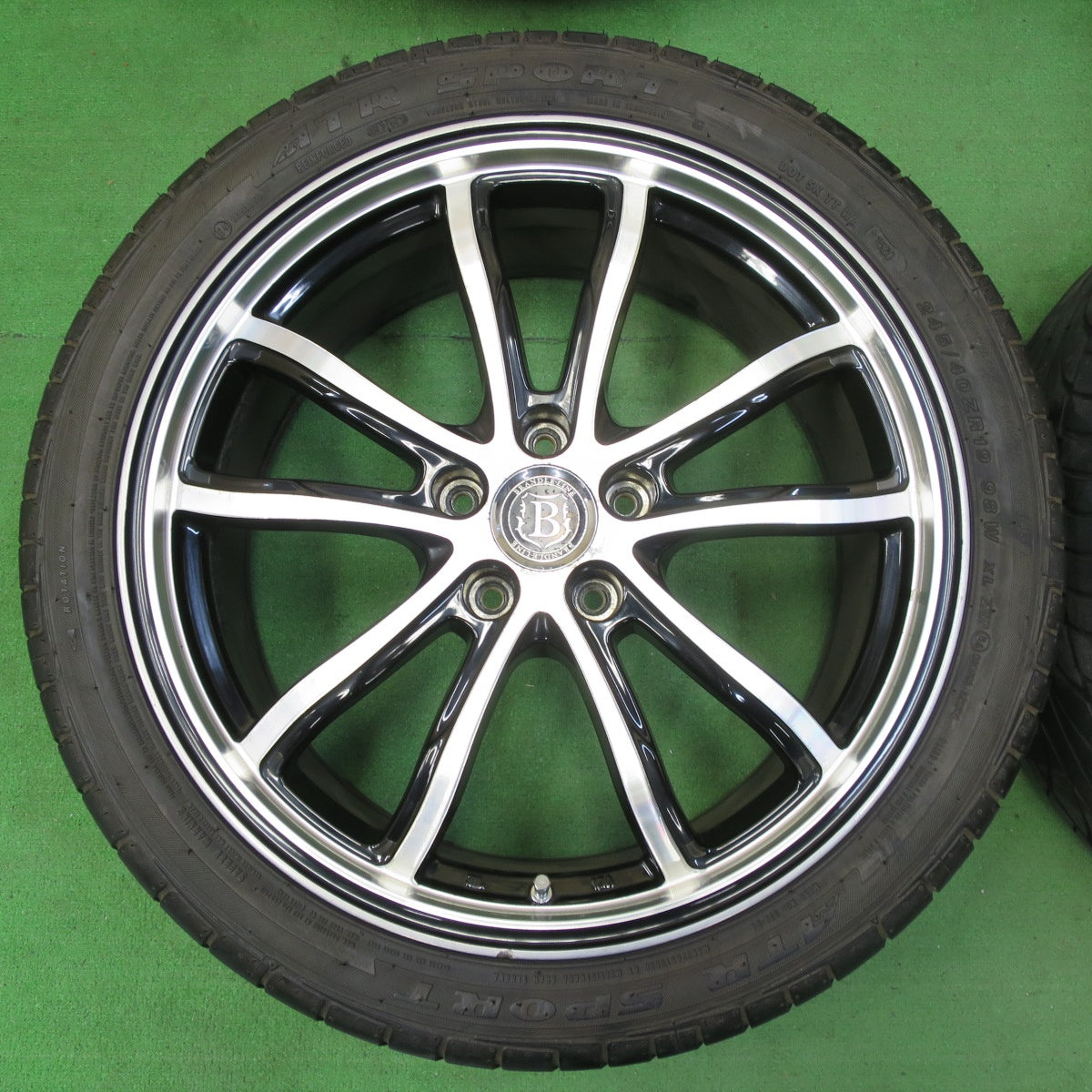 *送料無料* バリ溝！20年！9分★245/40R19 ハンコック ベンタス V12 evo2 ATR SPORT BRANDLE-LINE 19インチ PCD114.3/5H★4082403イノ