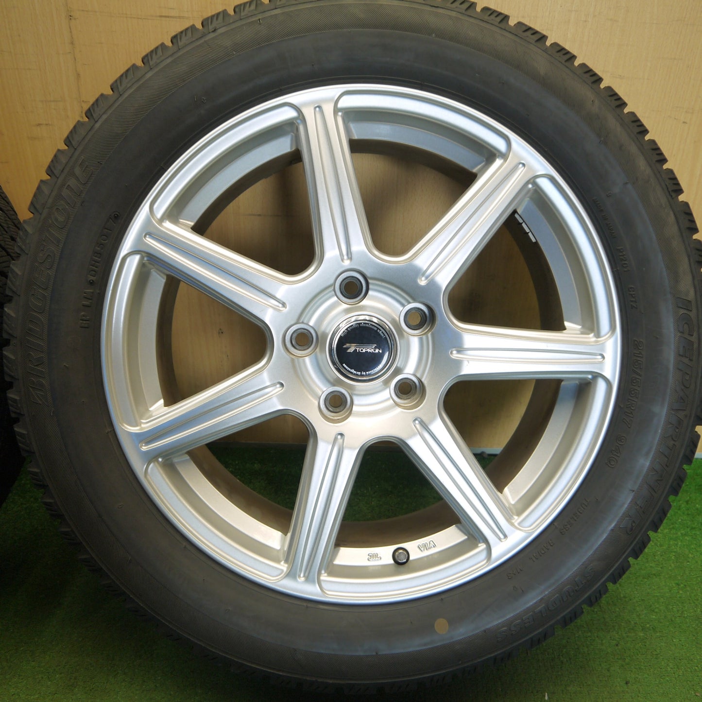 バリ溝！キレイ！9分★スタッドレス 215/55R17 ブリヂストン アイスパートナー TOPRUN トップラン 17インチ PCD114.3/5H★6051304Hス