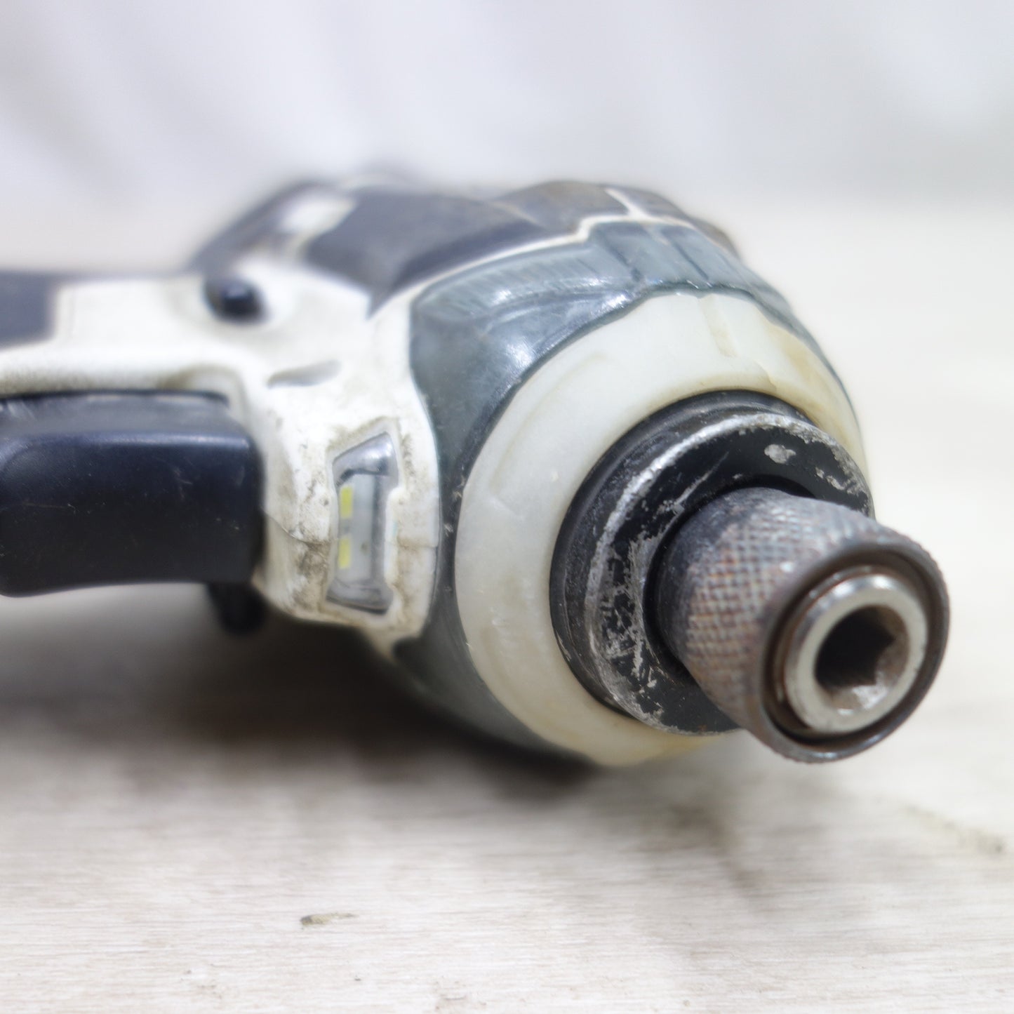 [送料無料] ◆マキタ 充電式 インパクト ドライバ TD149D 充電器 電動 工具 18V DIY コードレス makita◆