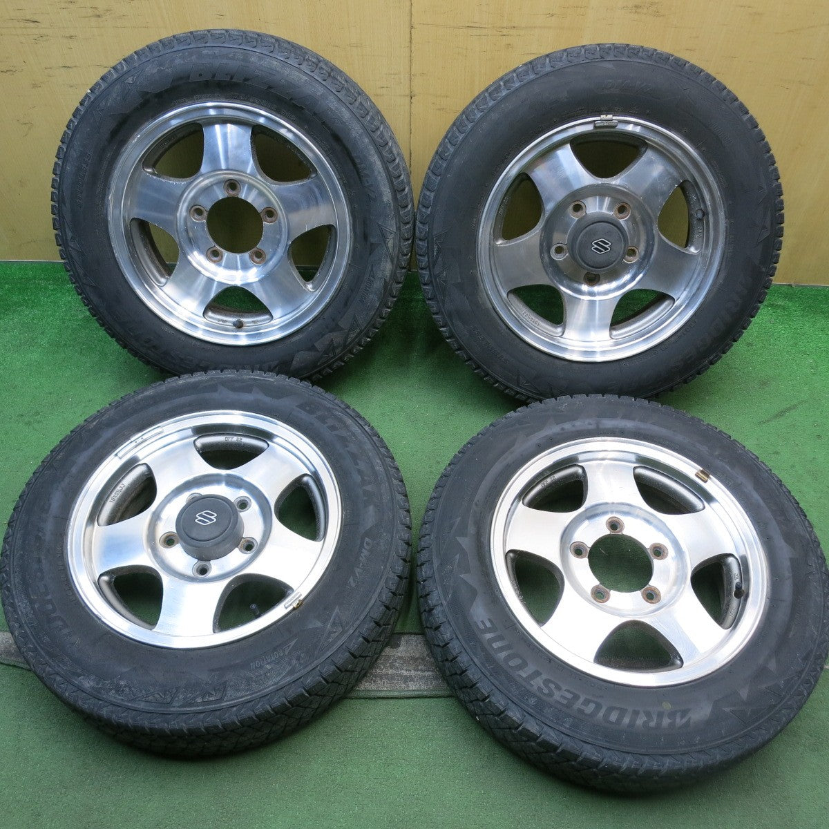 4本価格★スズキ JA11 ジムニー 純正 175/80R16 スタッドレス ブリヂストン ブリザック DM-V2 16インチ PCD139.7/5H★5092703HAス