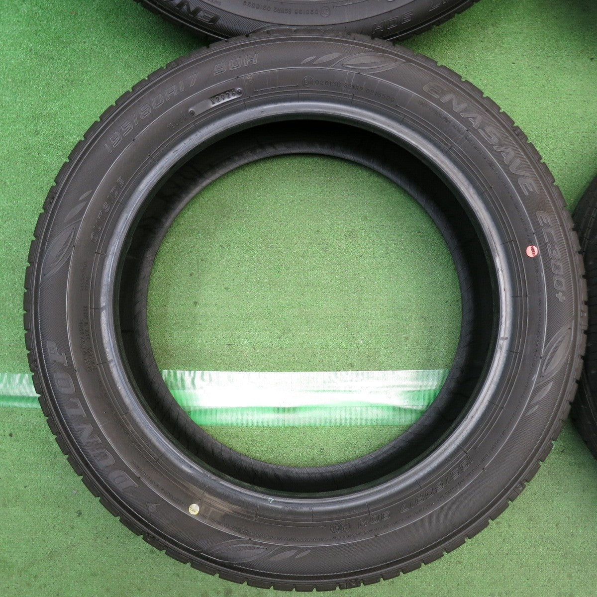 新車外し！26年◎195/60R17 ダンロップ エナセーブ EC300+ タイヤ 17インチ ライズ ロッキー 等◎6091103KKノタ