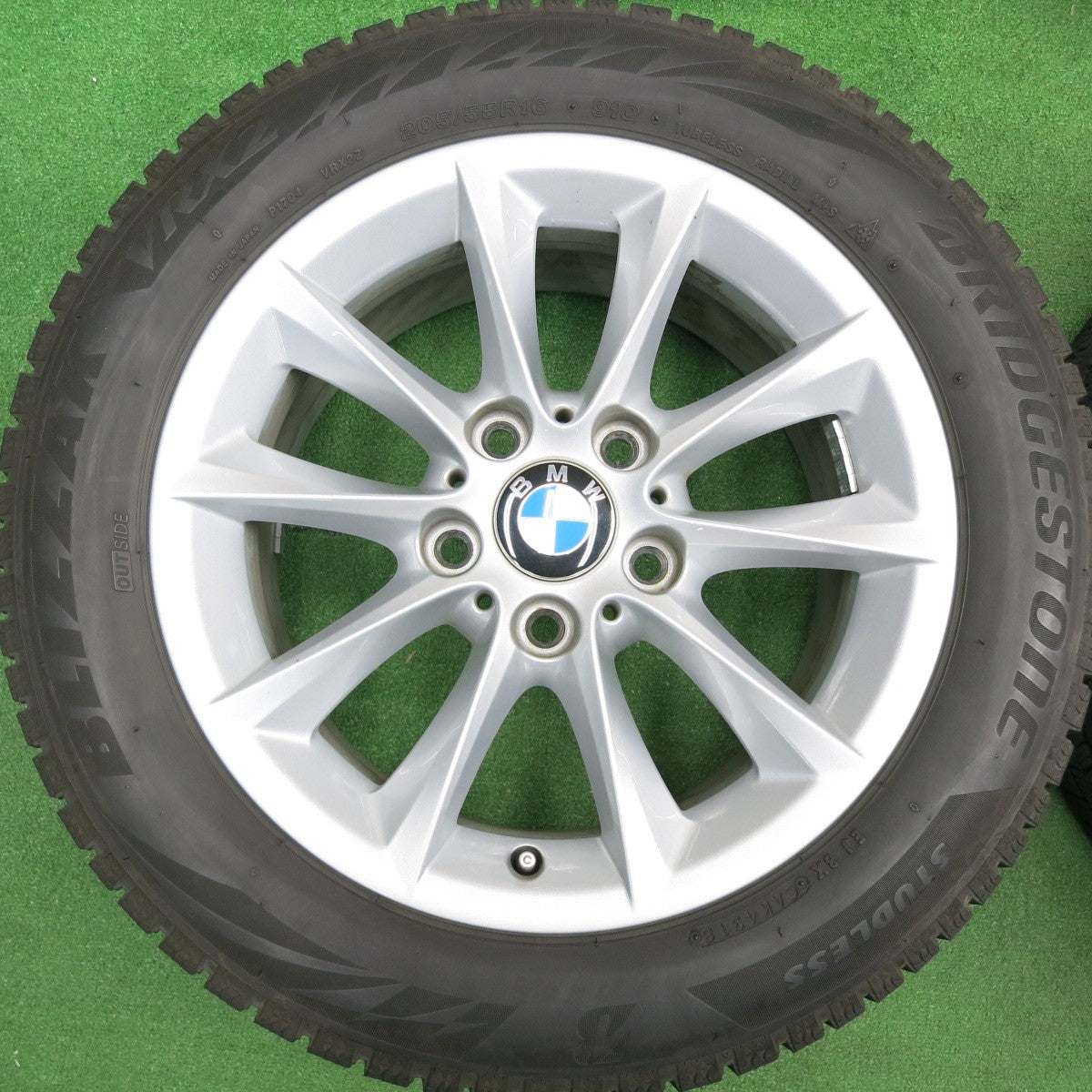 [送料無料] バリ溝！キレイ！9分★BMW 1シリーズ F20 純正 205/55R16 スタッドレス ブリヂストン ブリザック VRX2 16インチ PCD120/5H★4123005HAス