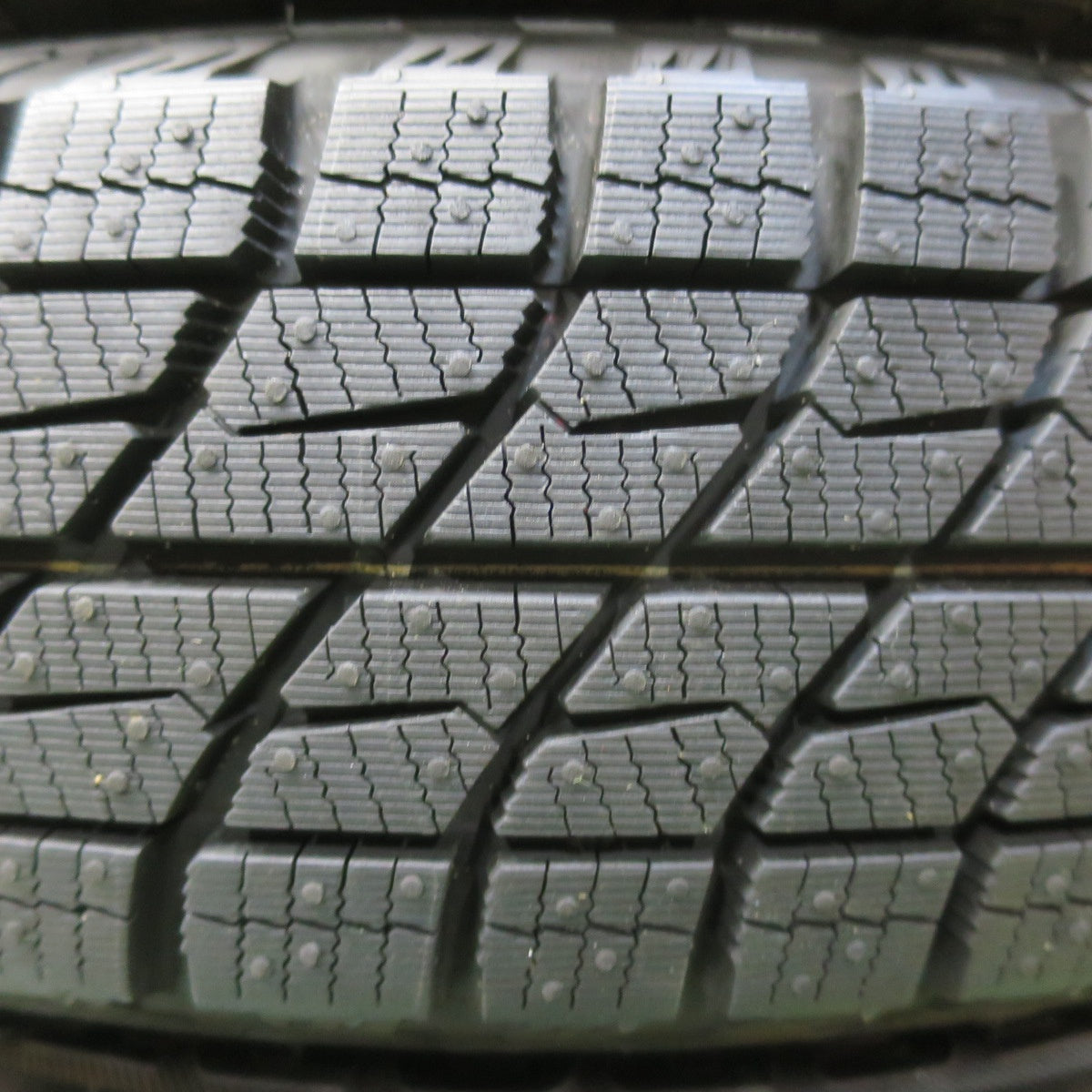バリ溝！24年！キレイ！ほぼ10分★スタッドレス 145/80R13 アイスエスポルテ E sprine 社外 アルミ 13インチ PCD100/4H★5112801イス