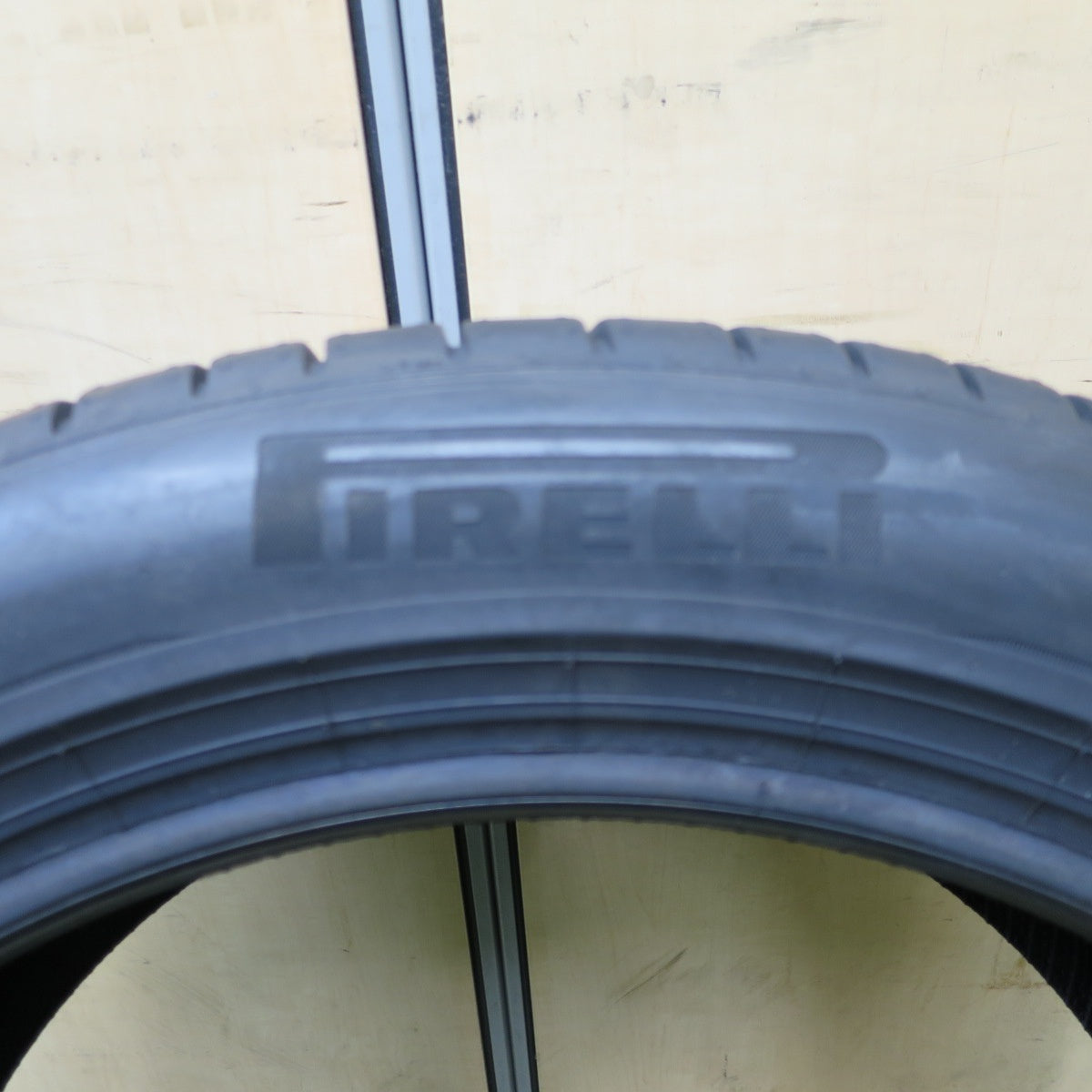 未使用！22年！1本★255/45R19 ピレリ PZERO TM VOL ELECT Pゼロ 19インチ タイヤ ボルボ 承認 電気 自動車 向け★6033004ナノタ